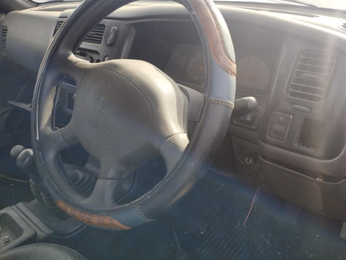 Pickup  Mitsubishi COLT 2.8 — image 2