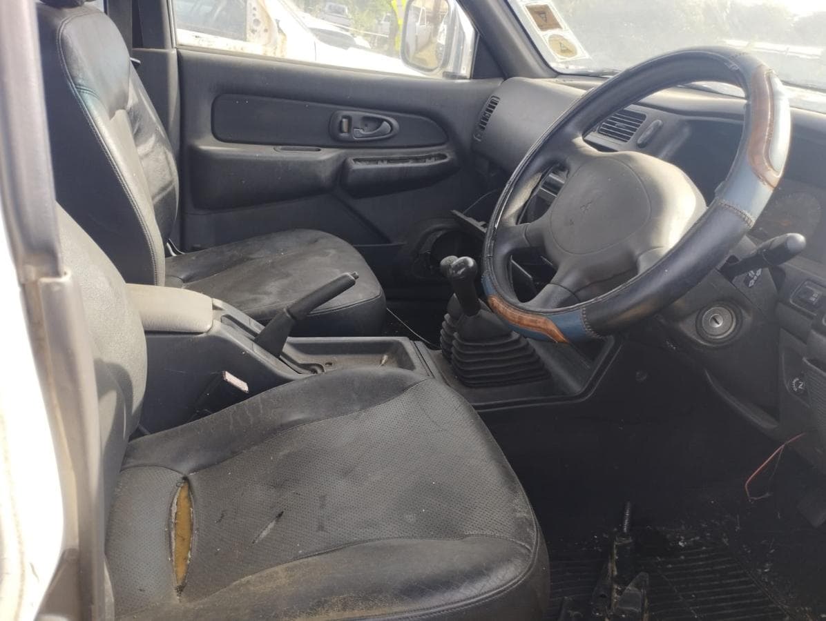 Pickup  Mitsubishi COLT 2.8 — image 5