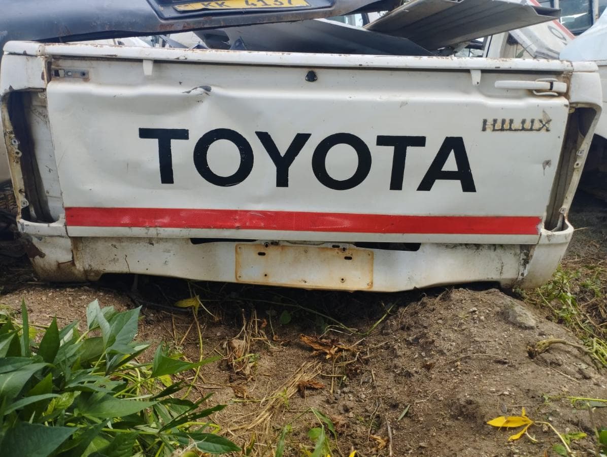 Pickup S/Cab 4x4 Toyota Hilux 2.5D — image 5