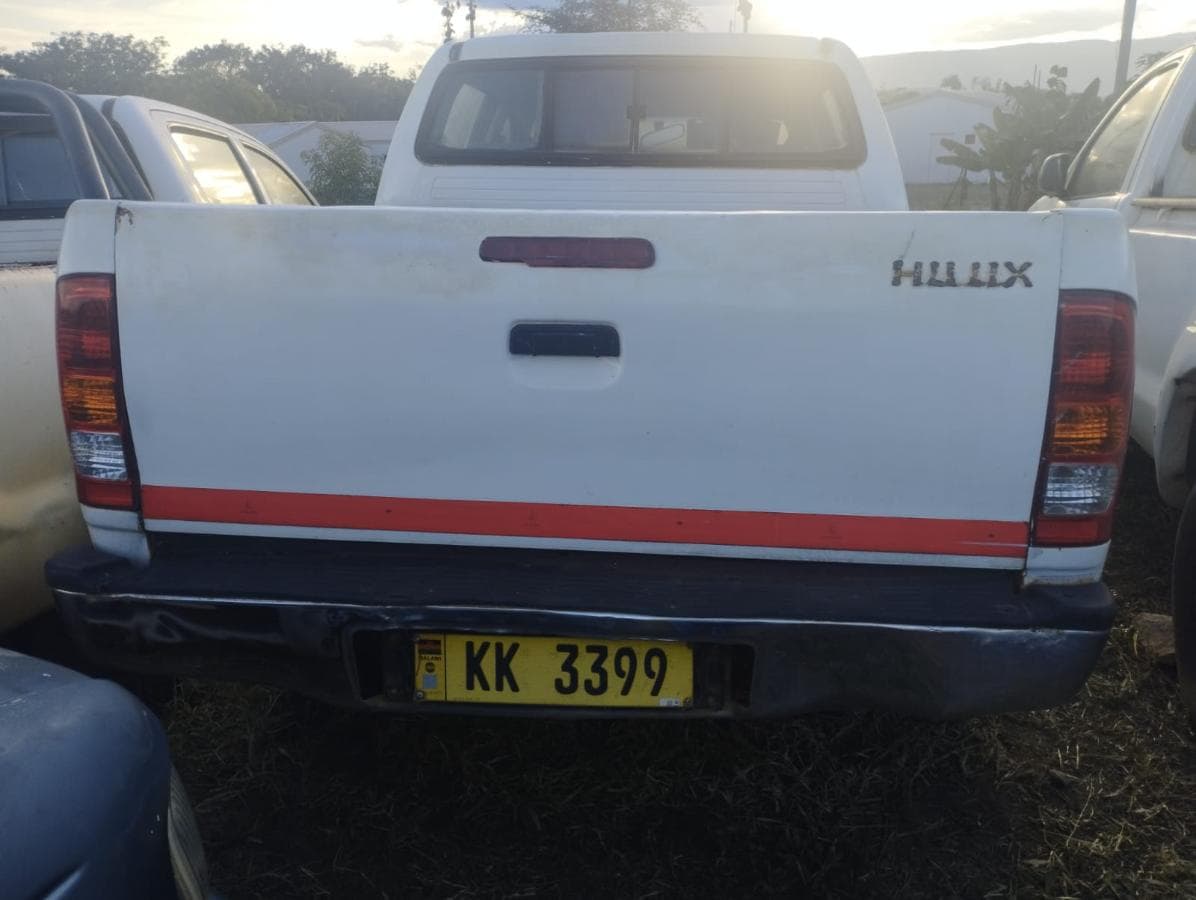 Pickup D/Cab 4x4 Toyota Hilux 2.5D — image 2