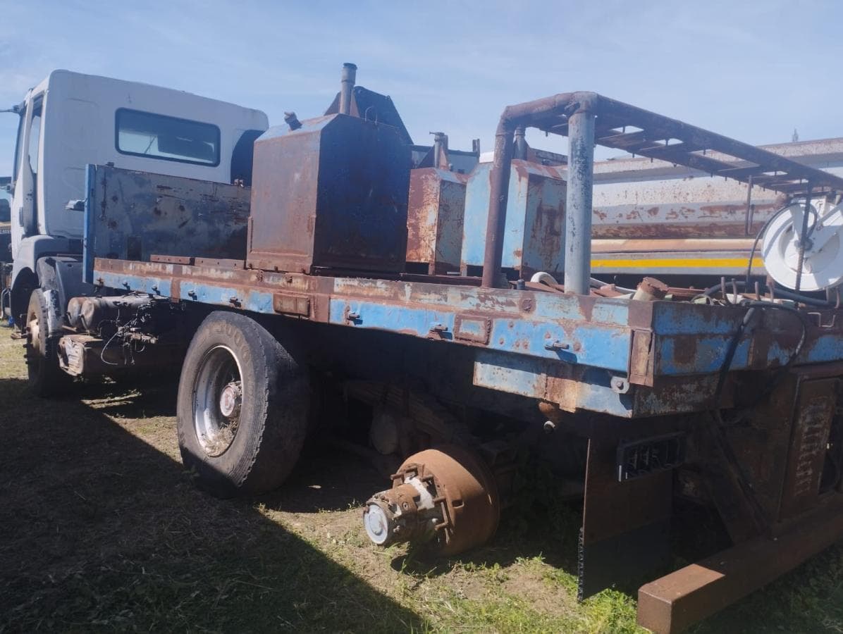 Service Truck 3.000l Renault HC340.26 6x4 — imagen 3