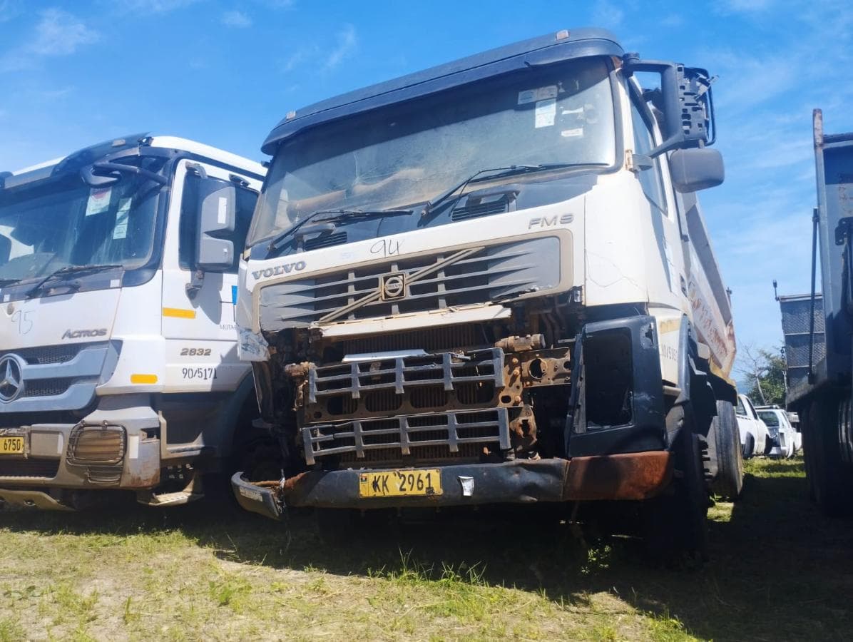 Tipper Truck 26t (6X4) Volvo FM9 — imagem 8
