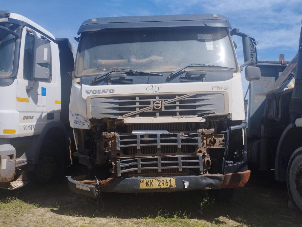 Tipper Truck 26t (6X4) Volvo FM9 — imagem 2