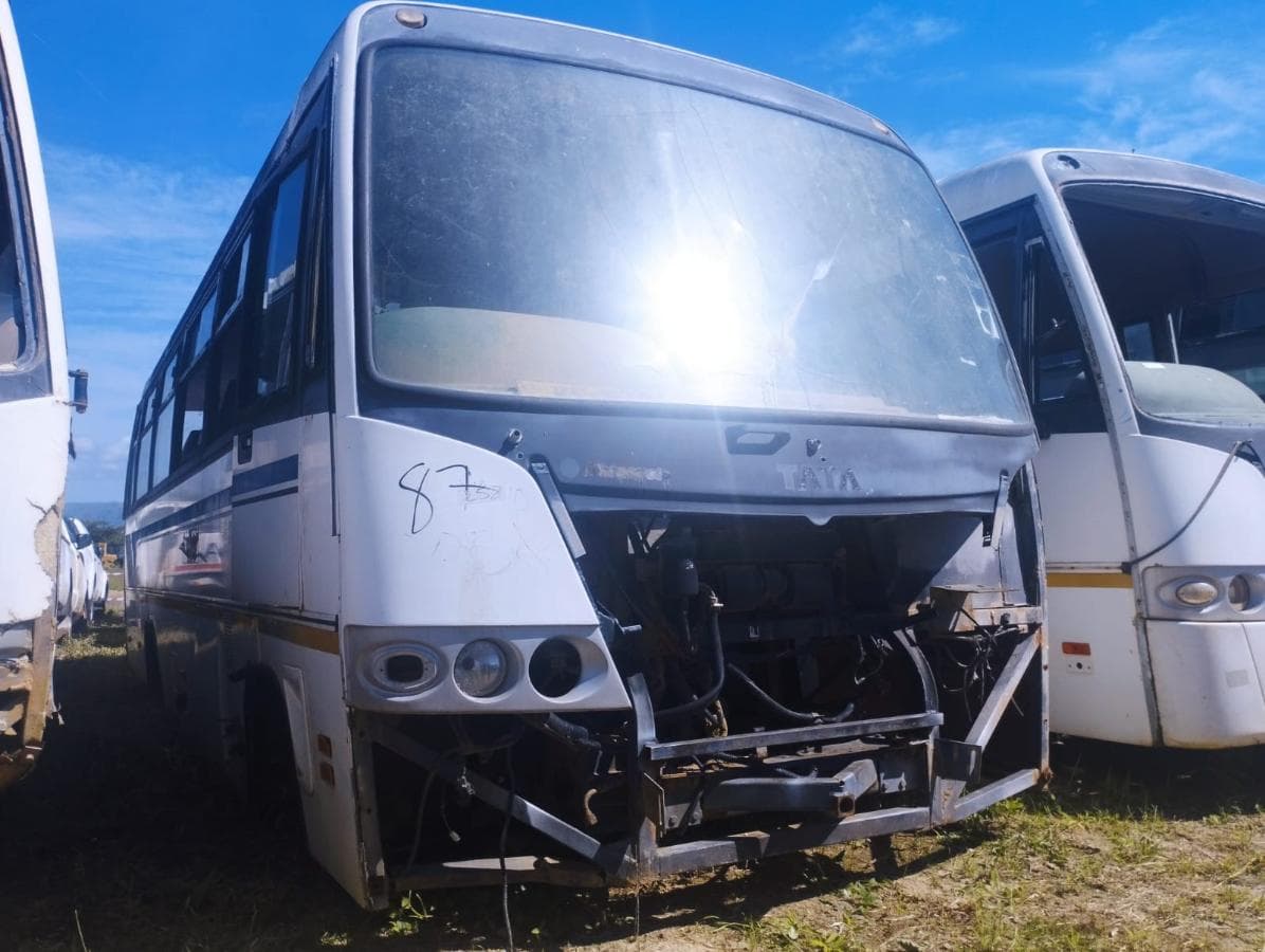 Mini-Bus TATA LP713 — image 1