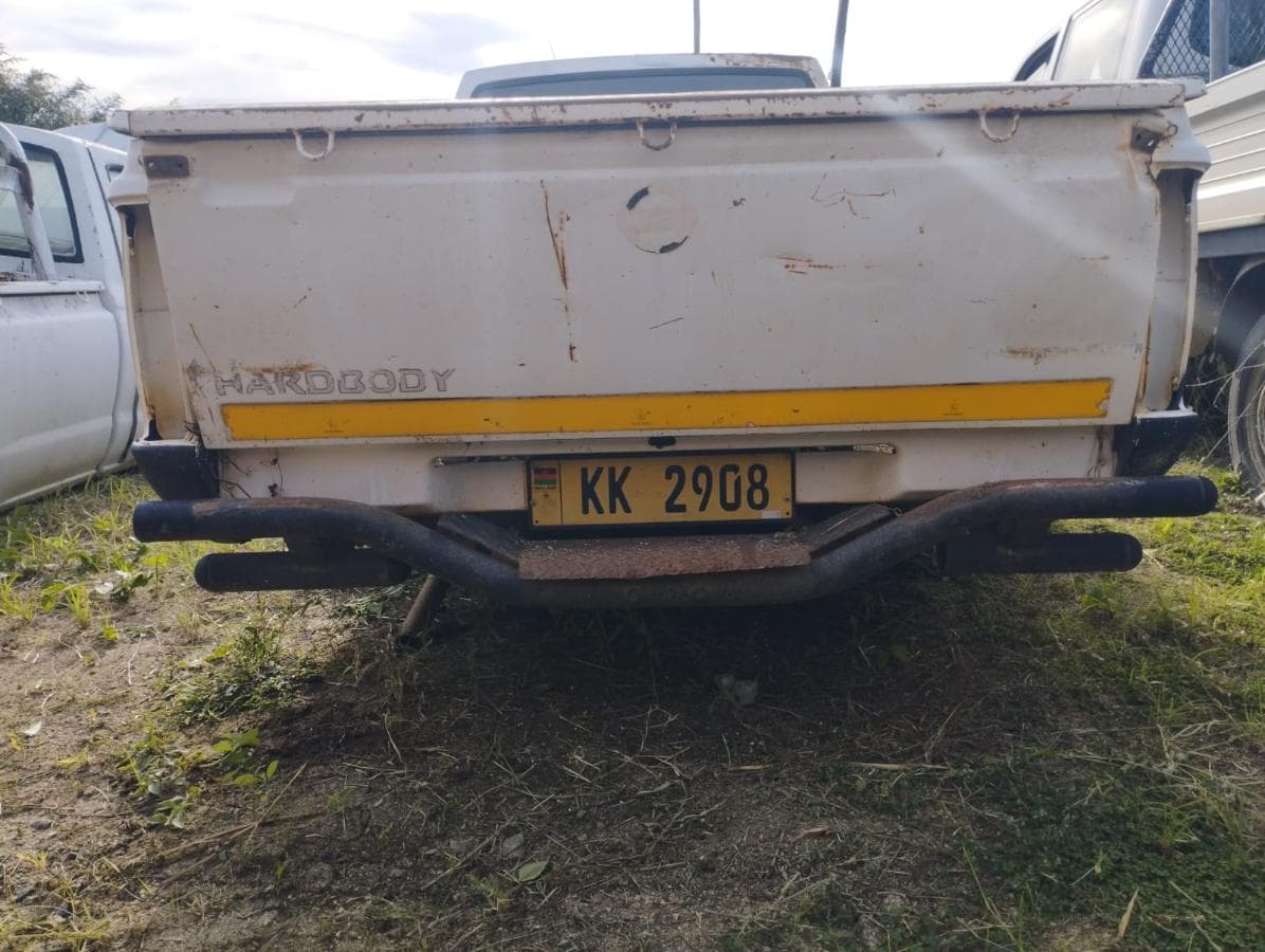 Pickup S/Cab 4x4 Nissan HARDBODY — imagem 8