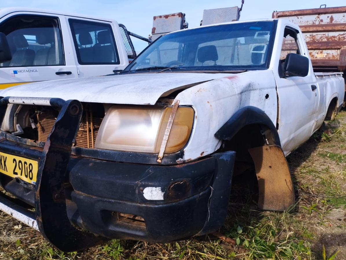 Pickup S/Cab 4x4 Nissan HARDBODY — imagem 2