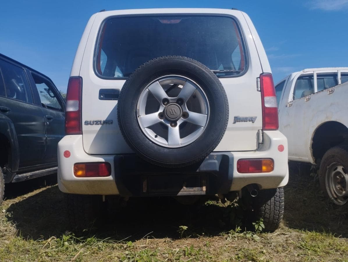 Jeep 4x4 Suzuki model Jimny — imagem 5