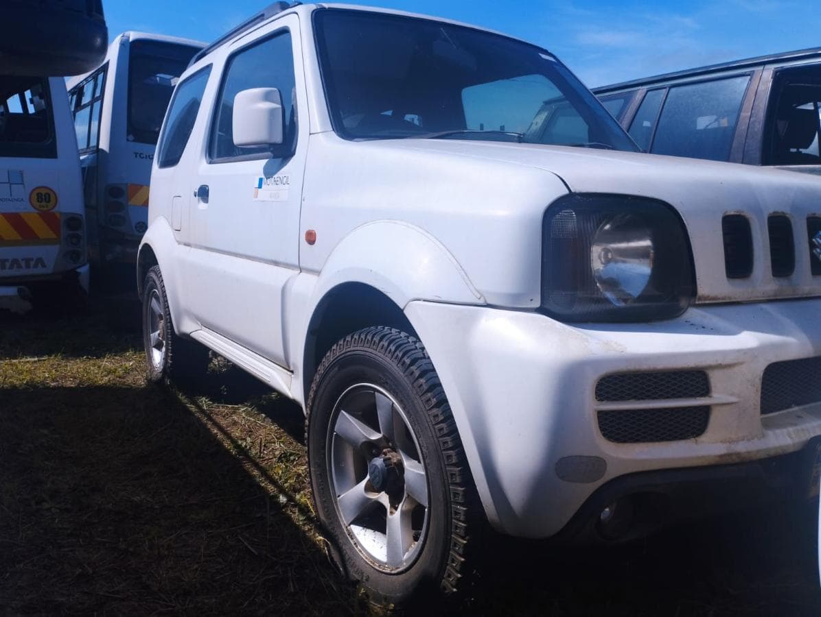 Jeep 4x4 Suzuki model Jimny — imagem 3