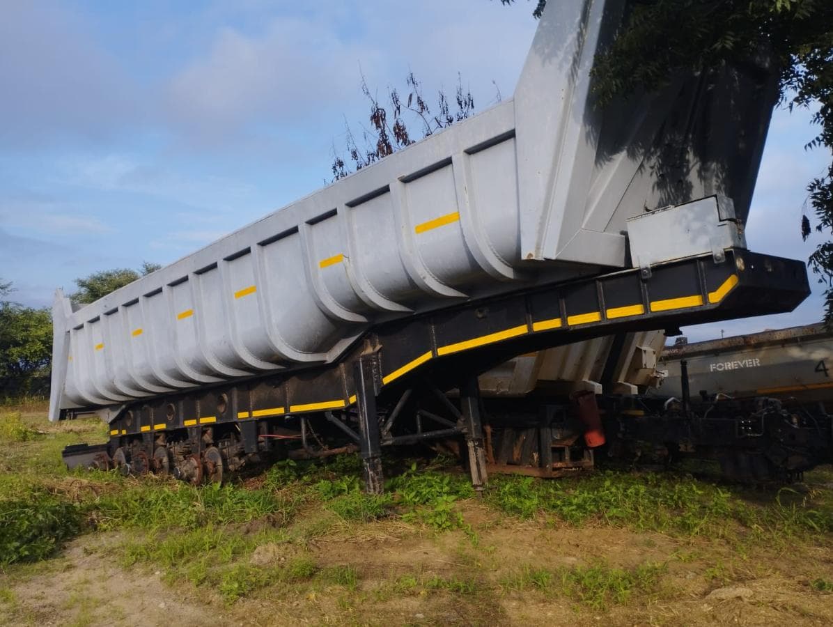 Tipper Trailer HENRED model FRAUFF — imagen 1