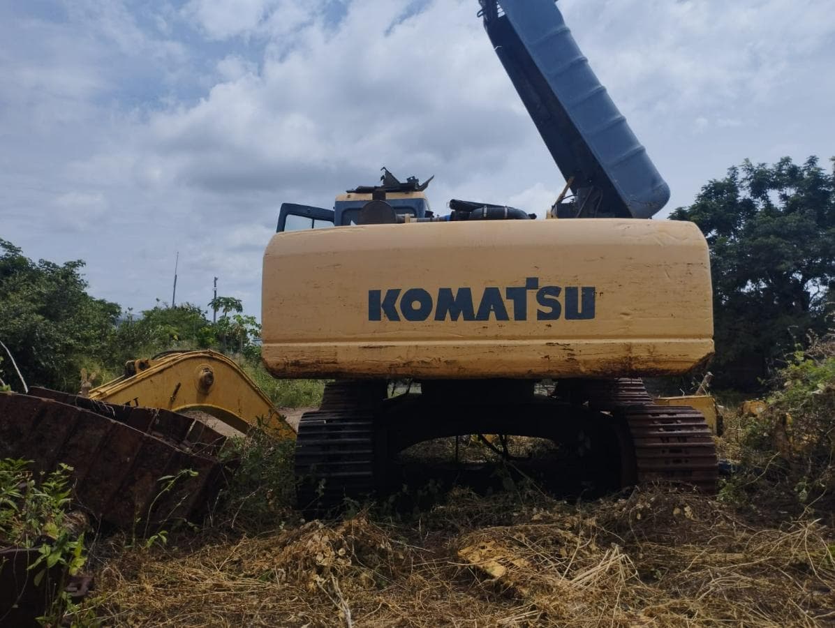 Excavator 30t Komatsu — imagem 3