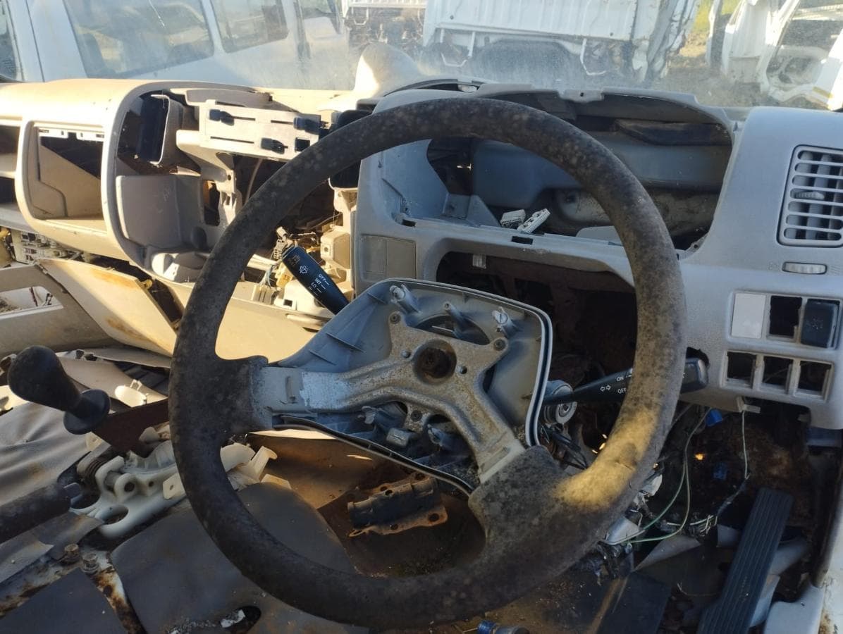 Camión Toyota Dyna — imagen 7