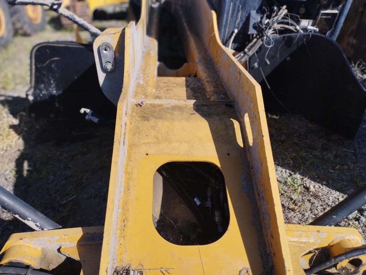 Telehandler 4t Caterpillar — imagen 3