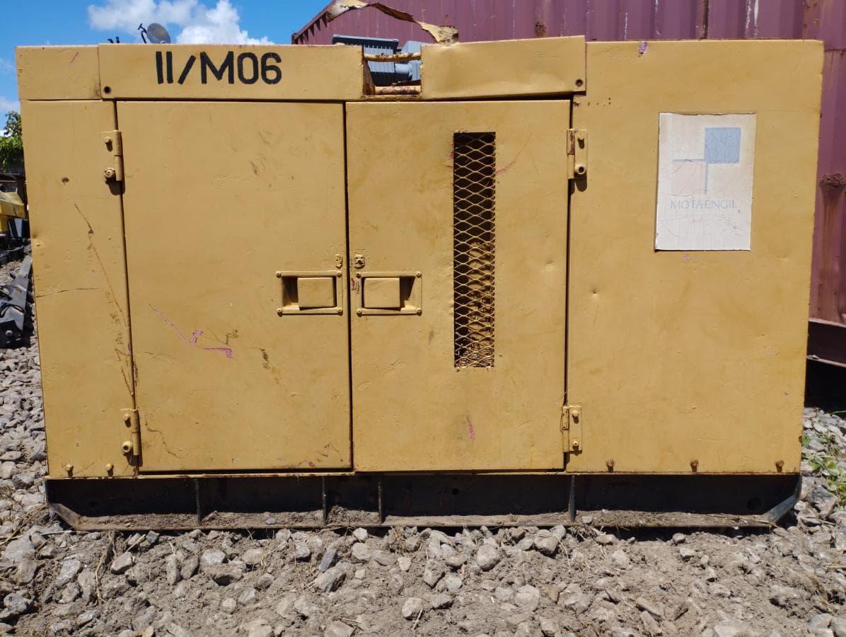 Generator Ian Dickie ER2CBT