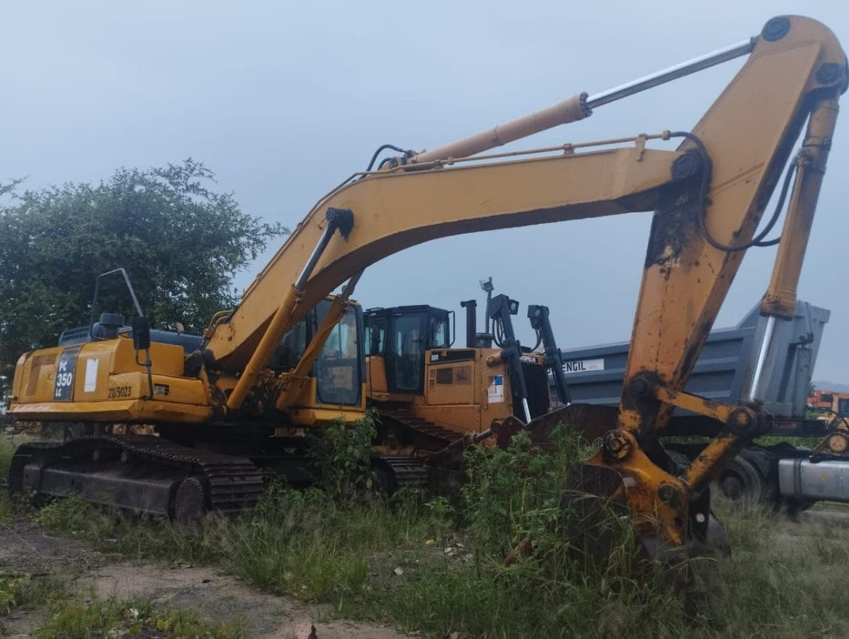 Backhoe Loader Komatsu — image 2