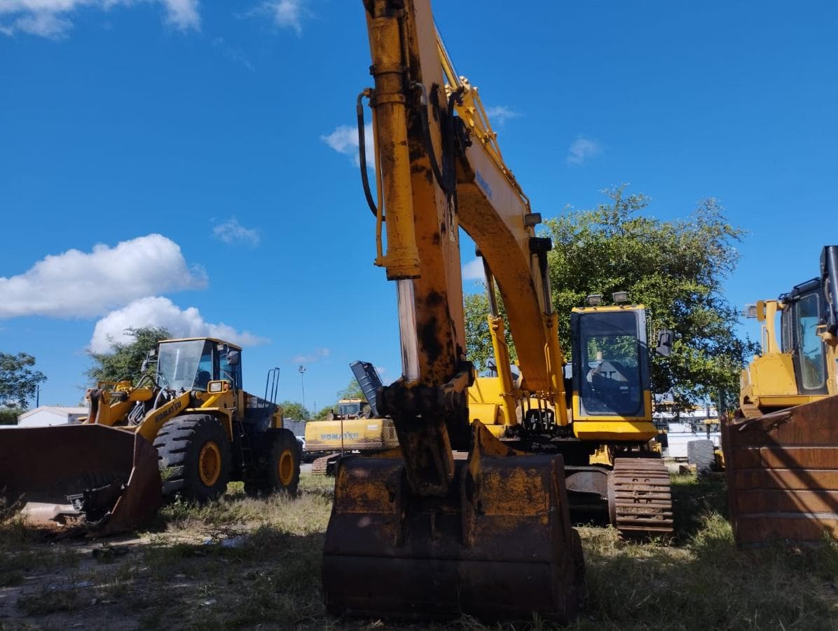 Backhoe Loader Komatsu — image 7