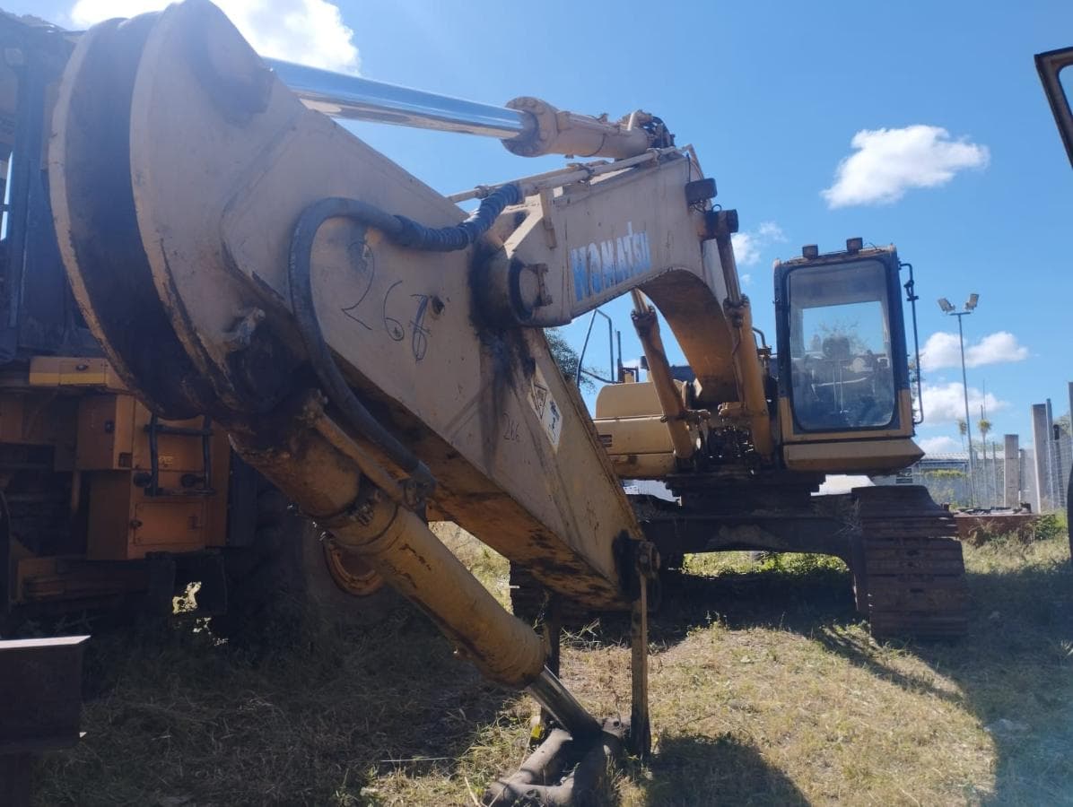 Backhoe Loader Komatsu — image 4