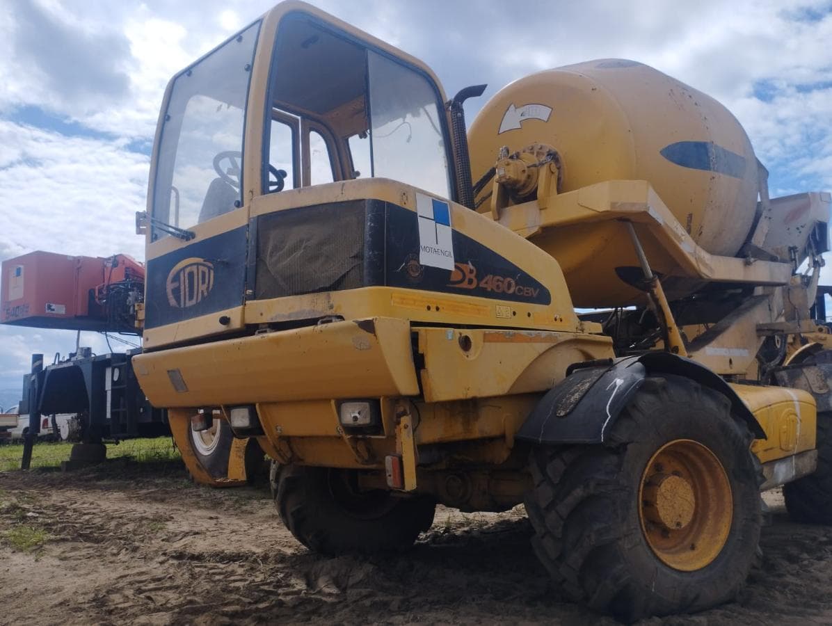Concrete mixer truck — imagen 12