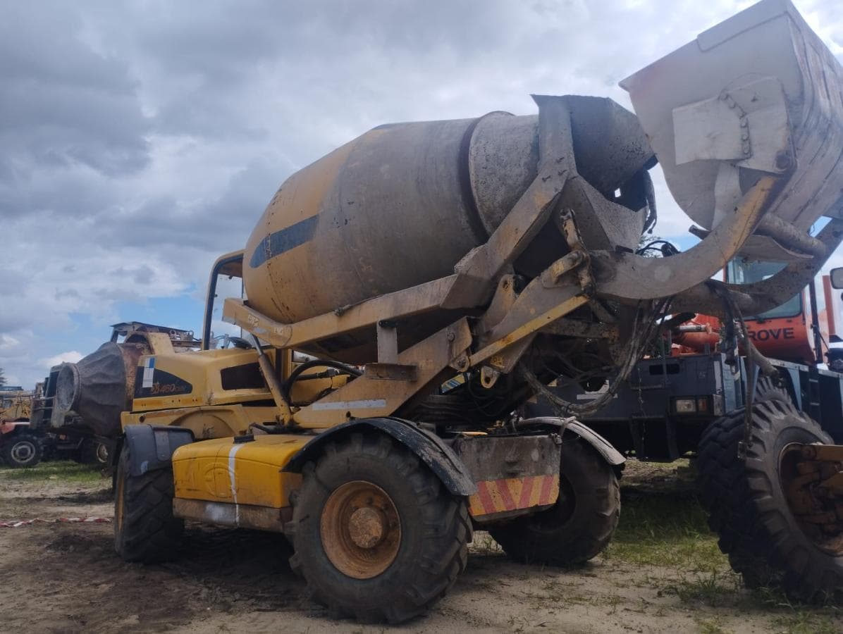Concrete mixer truck — imagen 9