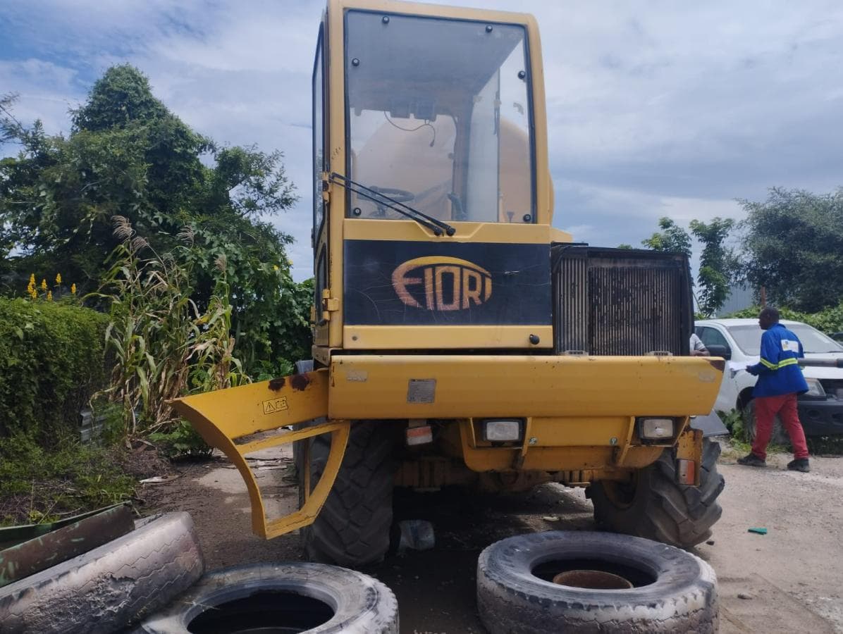 Concrete mixer truck — imagen 6