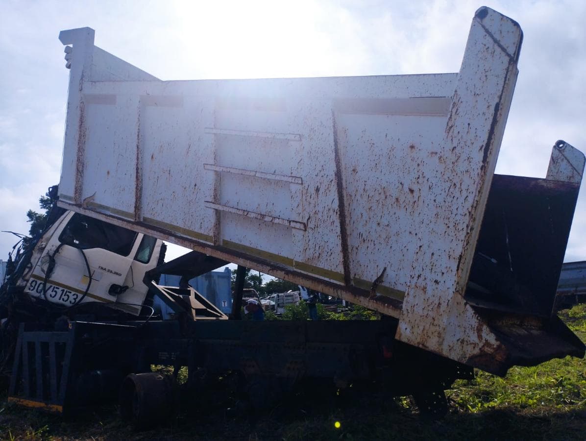 Tipper Truck 26t (6X4) MAN TGA 33.360 — imagem 1