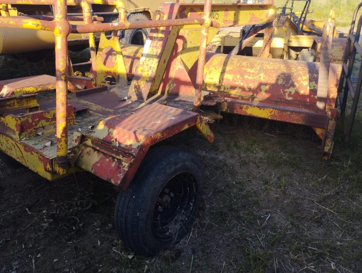 Industrial sweeper — image 1