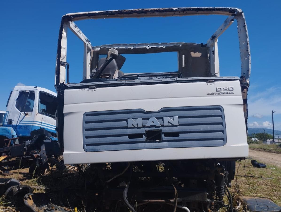 Horse Truck 6X4 MAN DIESEL TGS33.480 — imagem 2