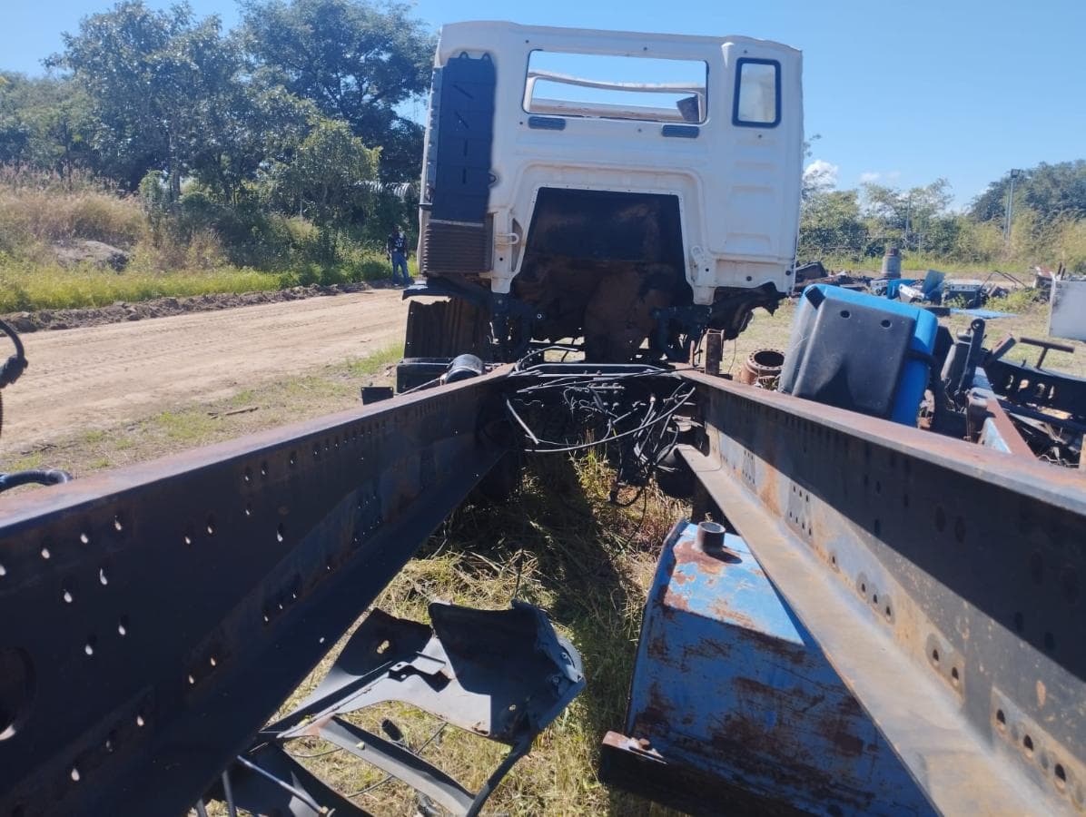Horse Truck 6X4 MAN DIESEL TGS33.480 — imagem 3