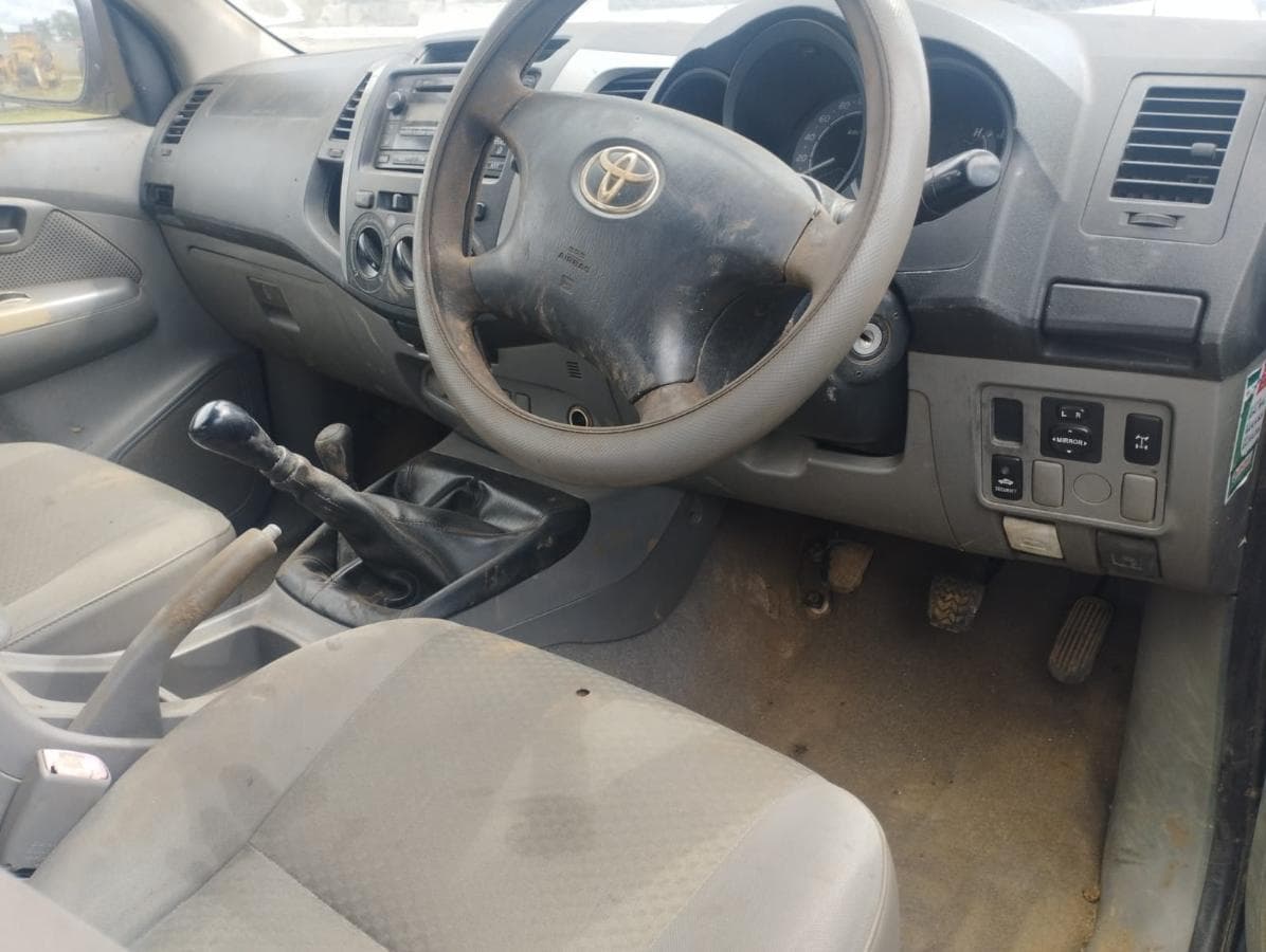 PICK UP Toyota Hilux — image 6