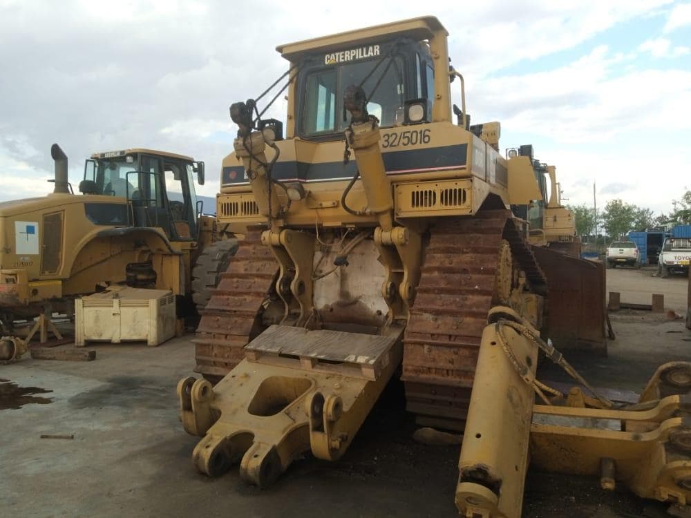 Bulldozer — image 9
