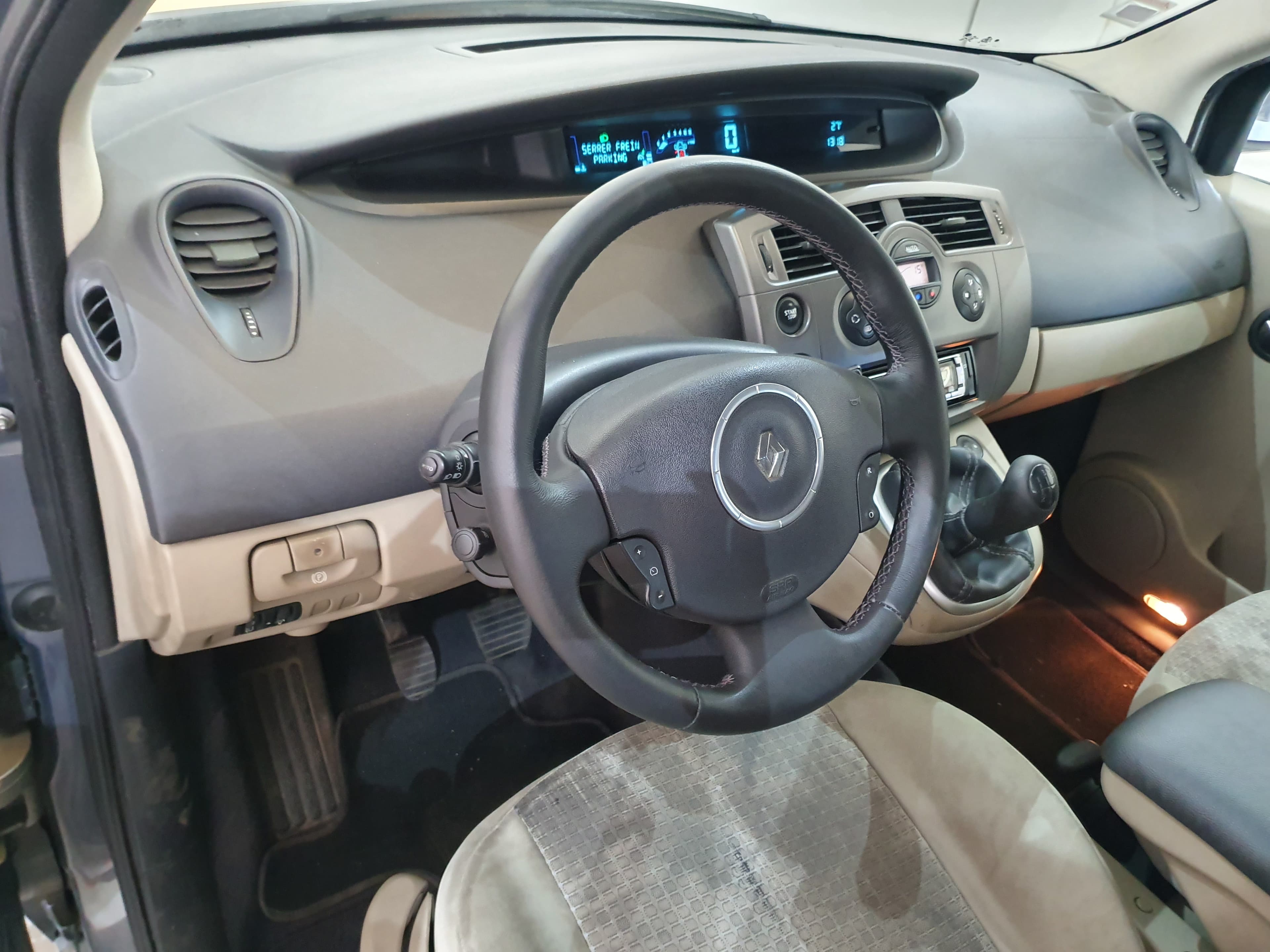 Renault Mégane 1.5 DCI · Ano 2007 — imagem 31