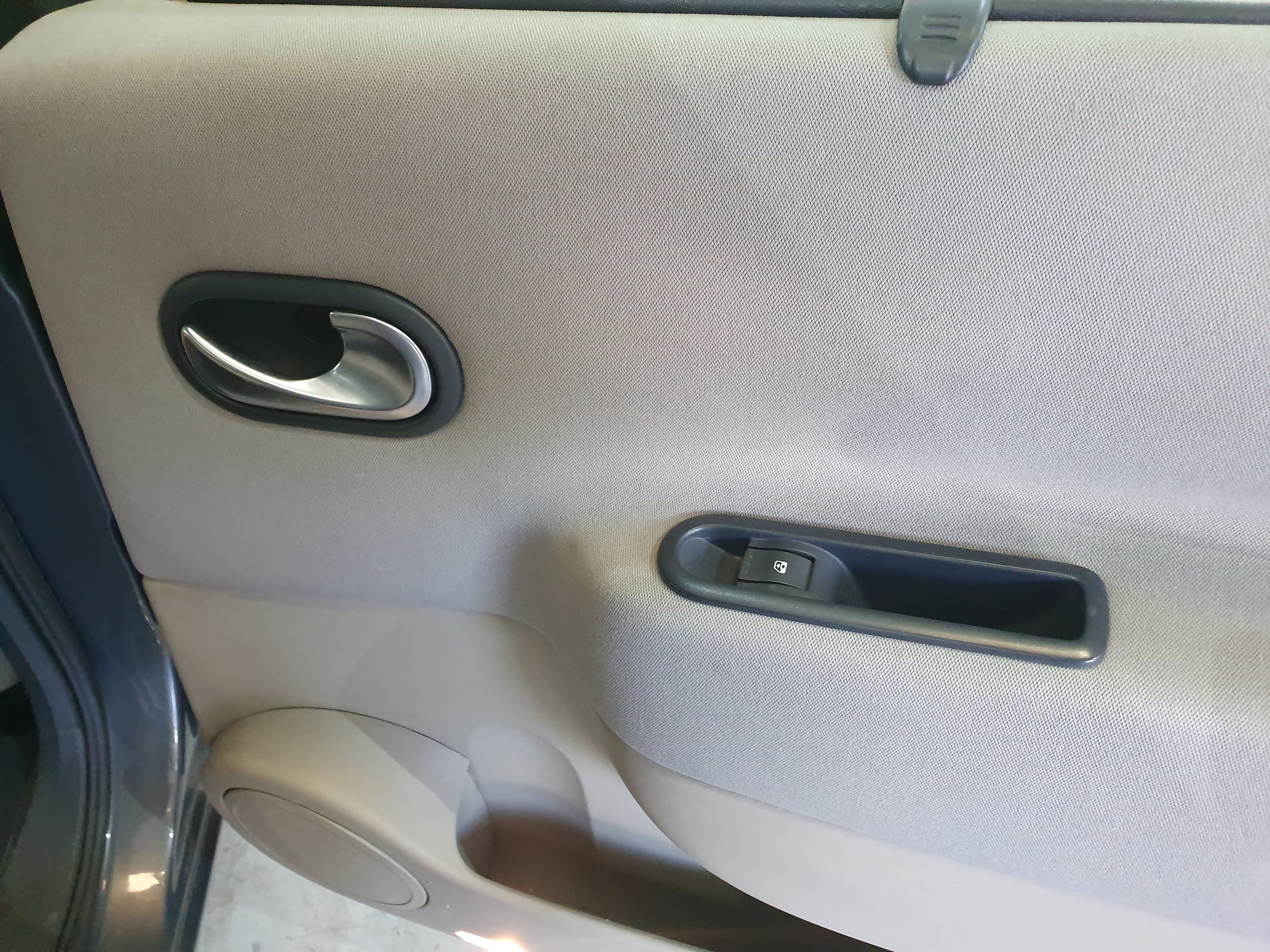 Renault Mégane 1.5 DCI · Ano 2007 — imagem 18
