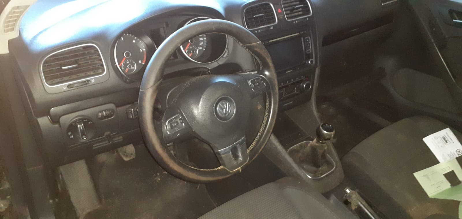 Volkswagen Golf 1.6 TDI · Ano 2010 — imagen 14
