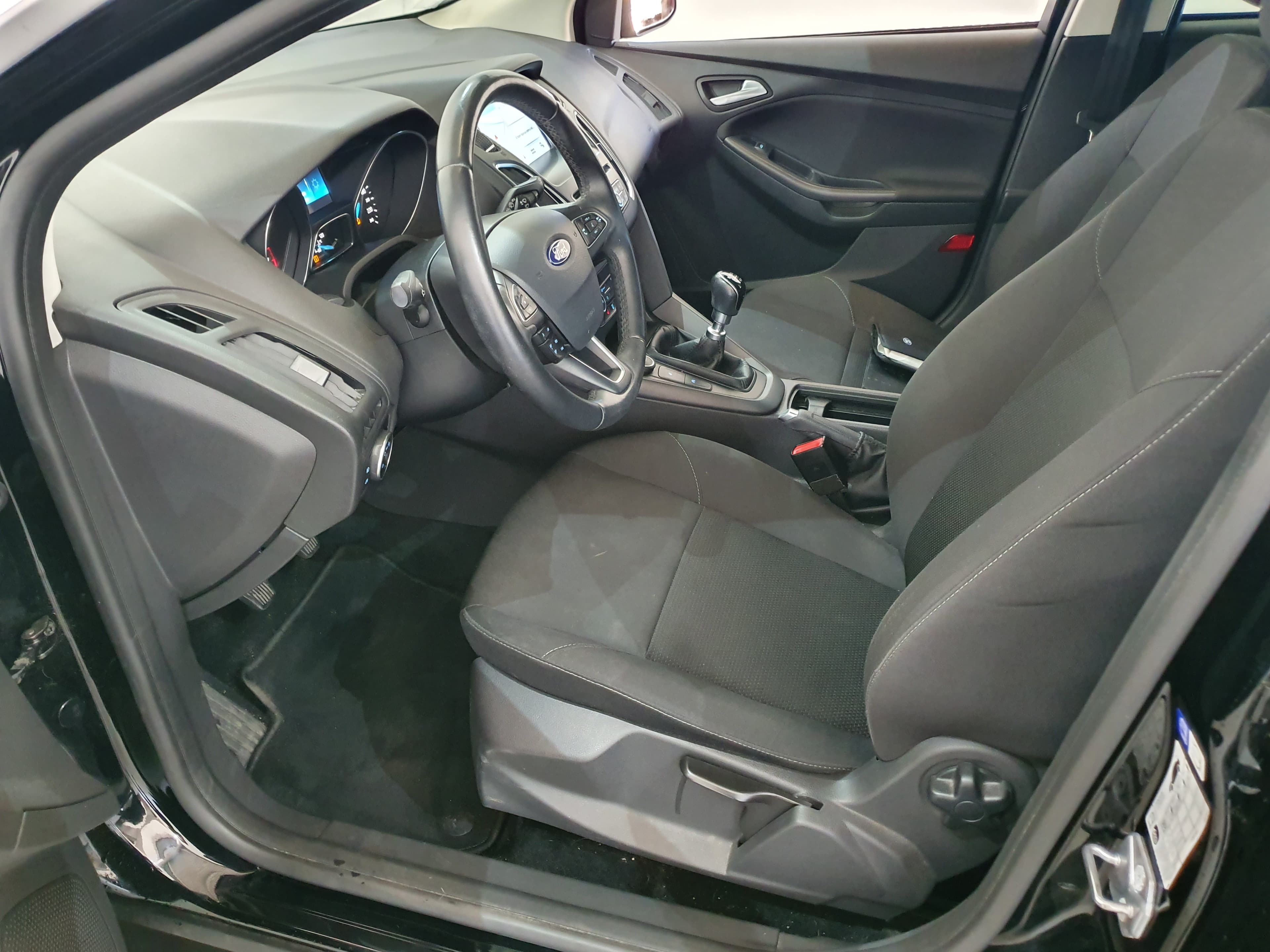 Ford Focus 1.0 · Ano 2017 — imagem 31