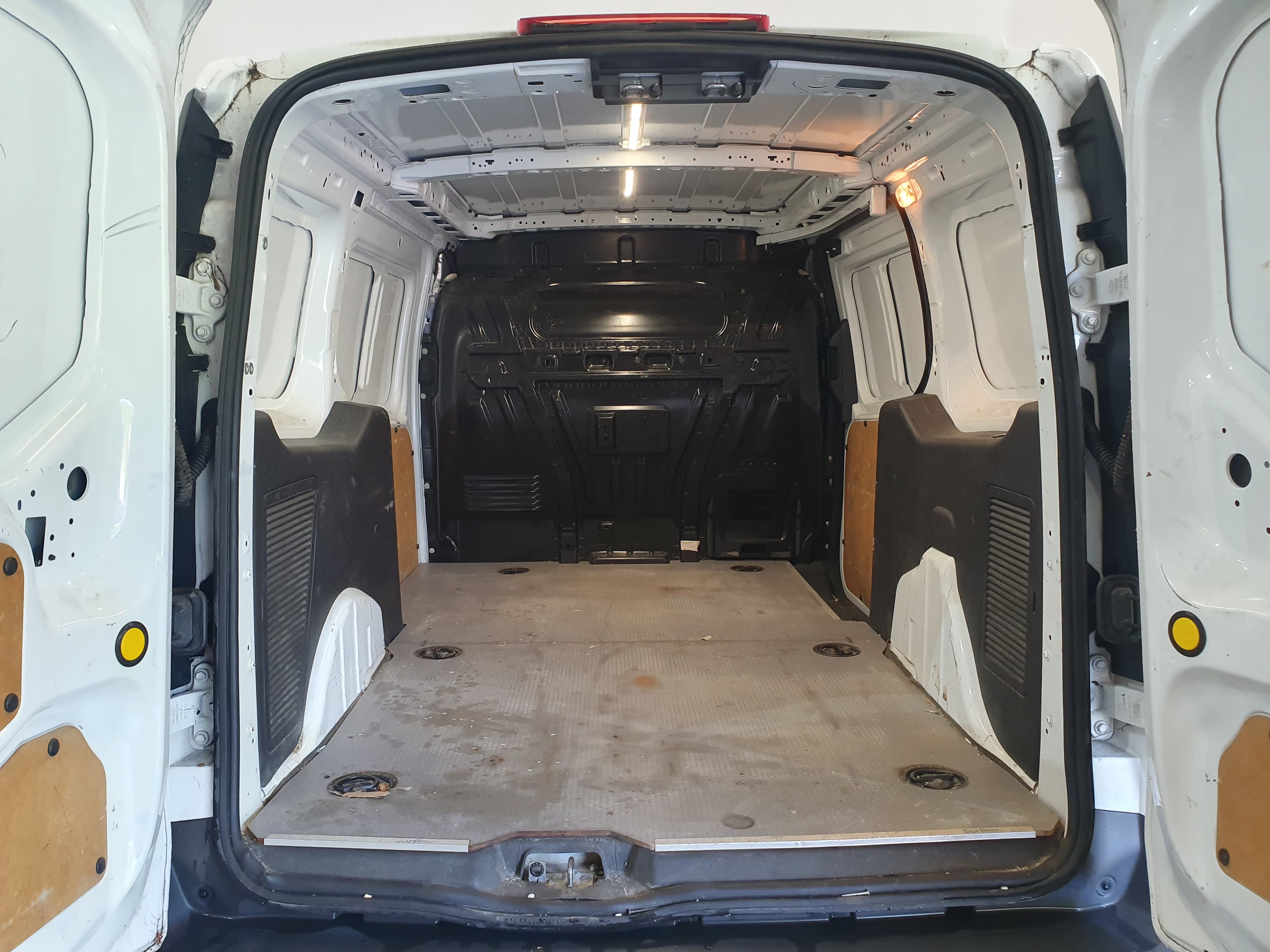 Ford Transit Connect 1.6 TDCI · Ano 2015 — imagen 10
