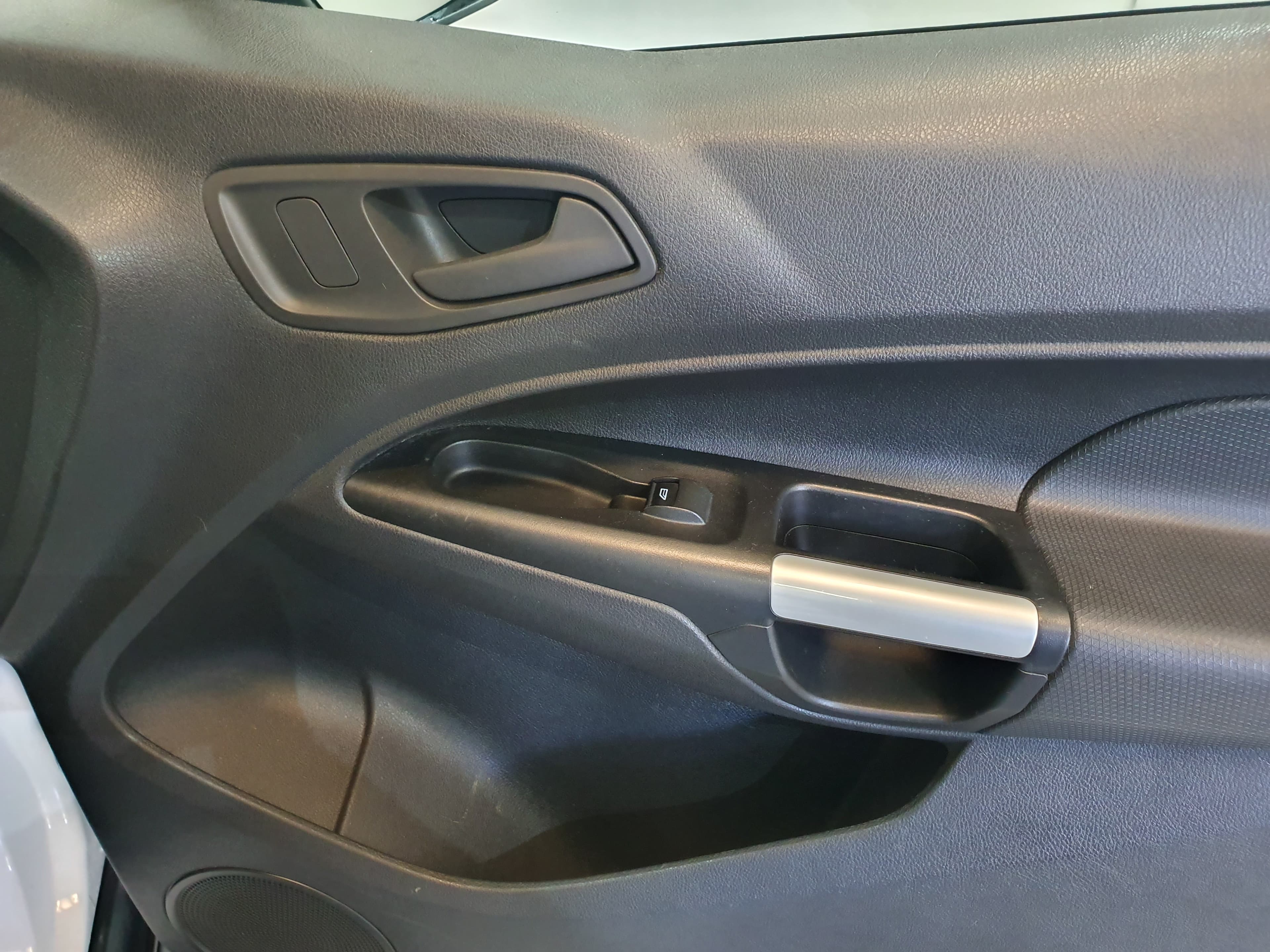 Ford Transit Connect 1.6 TDCI · Ano 2015 — imagen 21