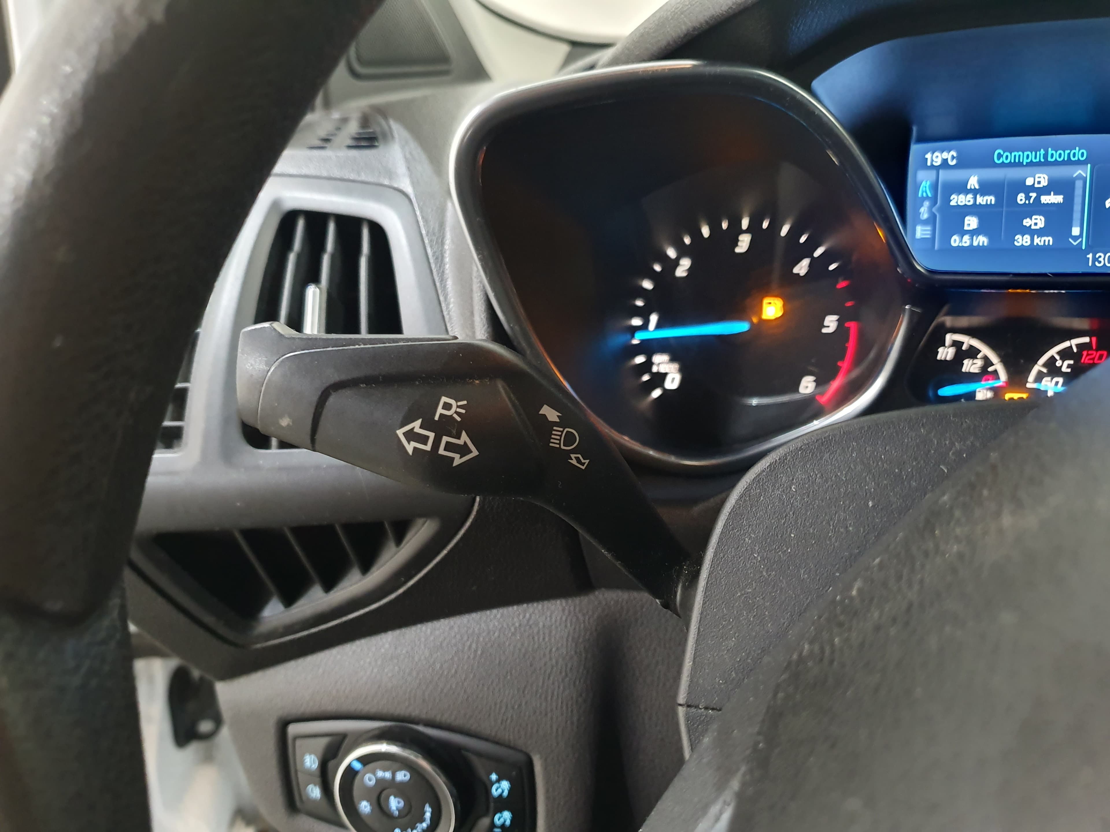 Ford Transit Connect 1.6 TDCI · Ano 2015 — imagen 36