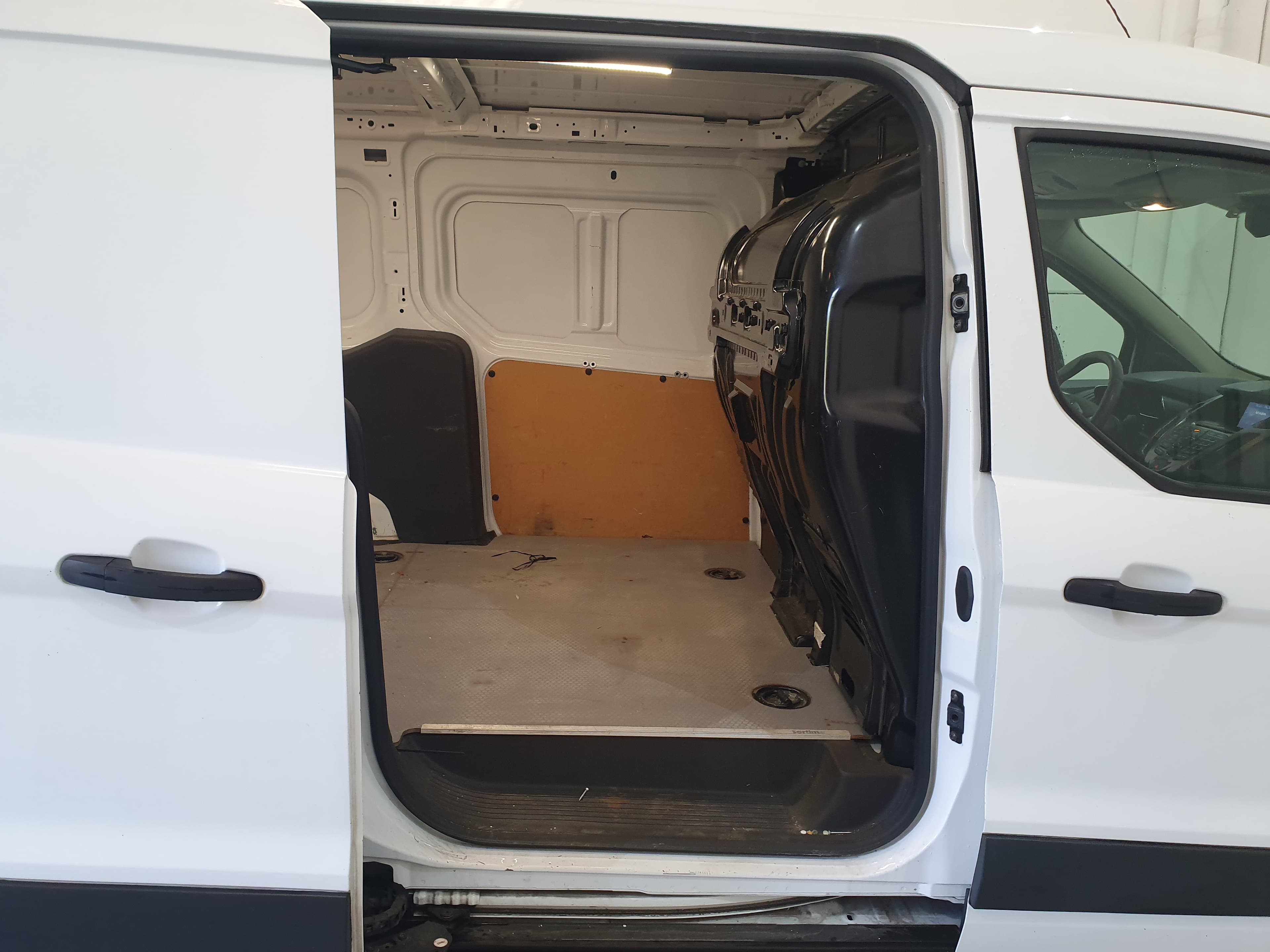 Ford Transit Connect 1.6 TDCI · Ano 2015 — imagen 12