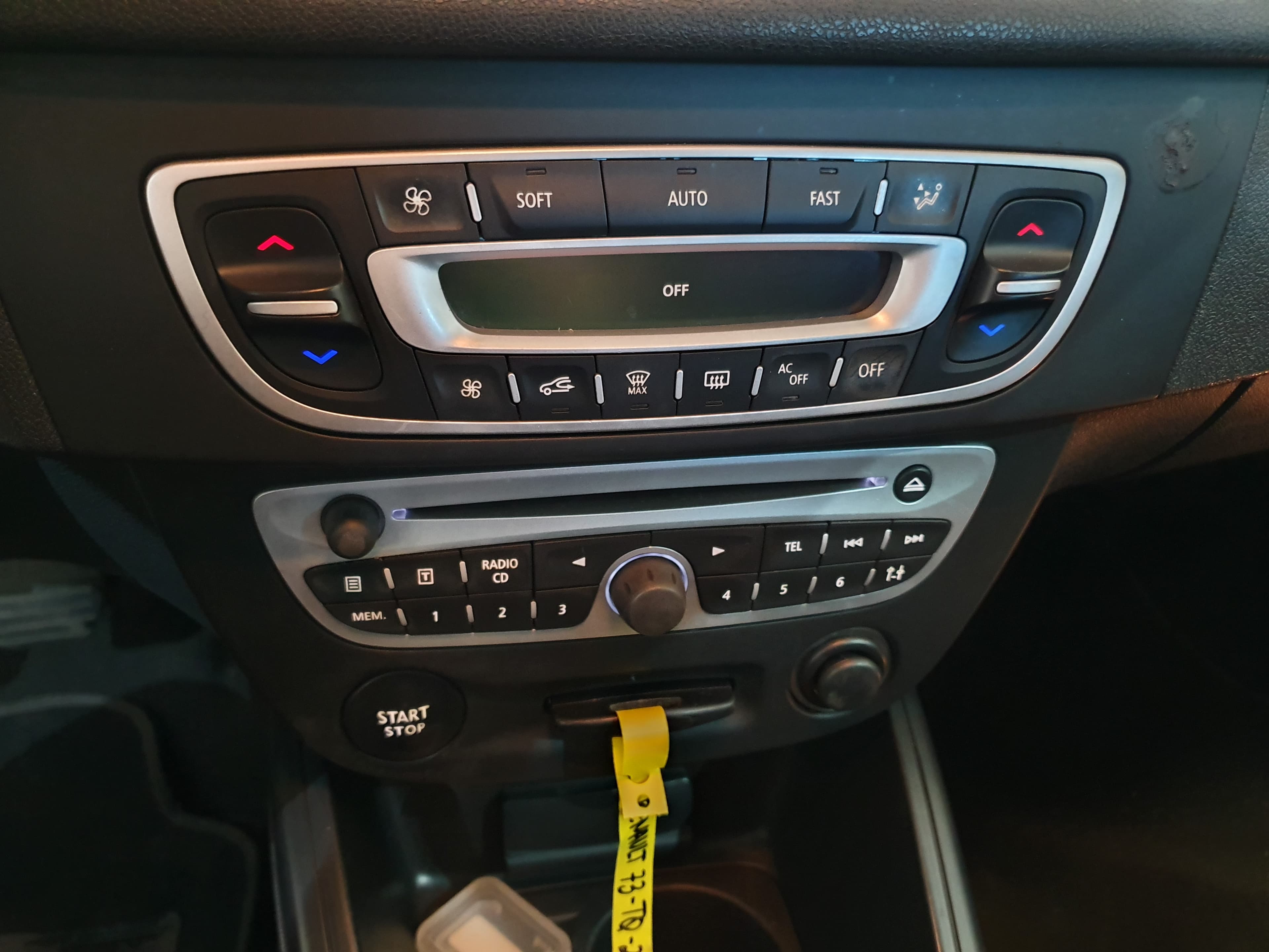 Renault Mégane 1.5DCI · Ano 2011 — imagen 38