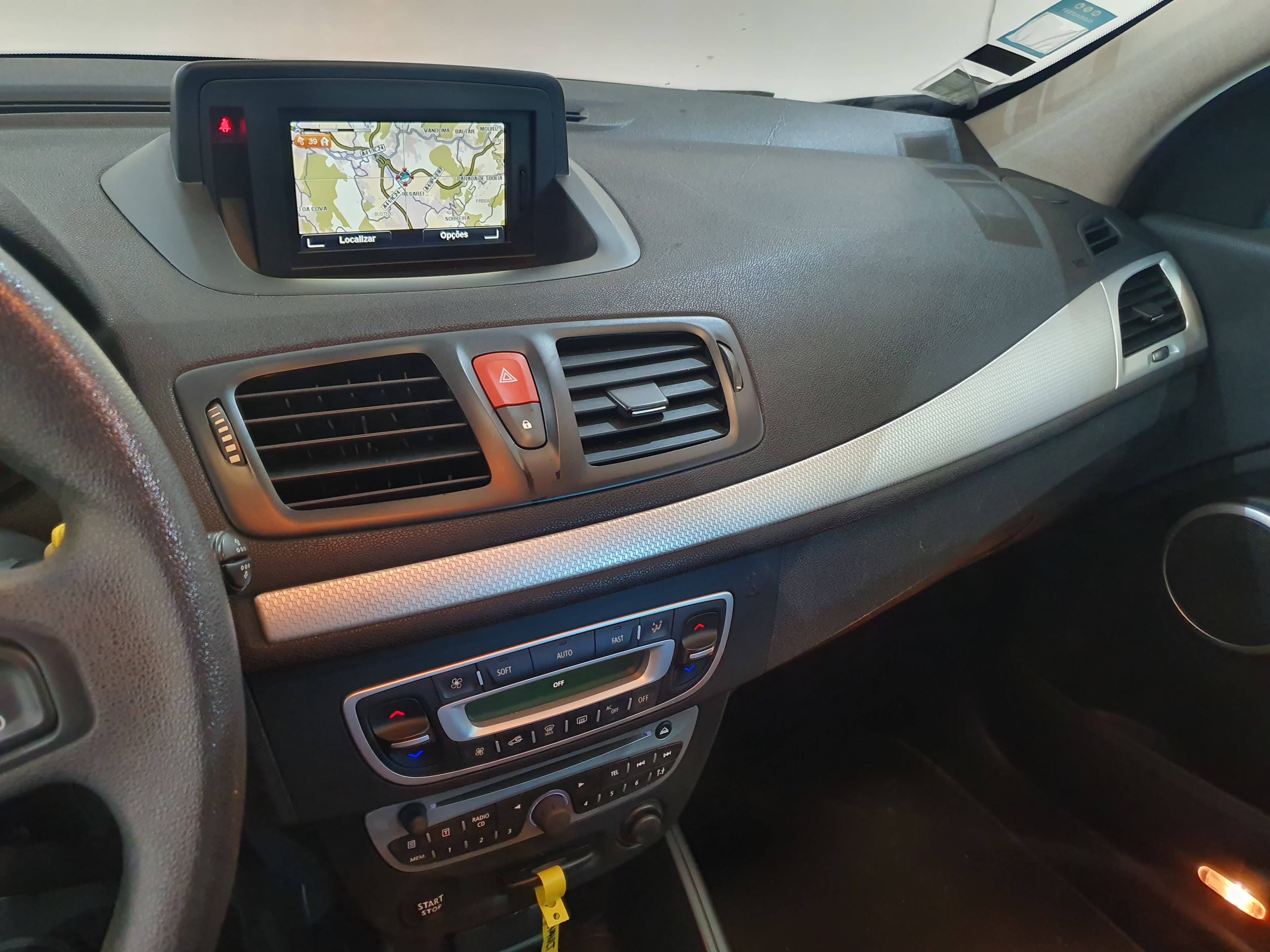 Renault Mégane 1.5DCI · Ano 2011 — imagen 36