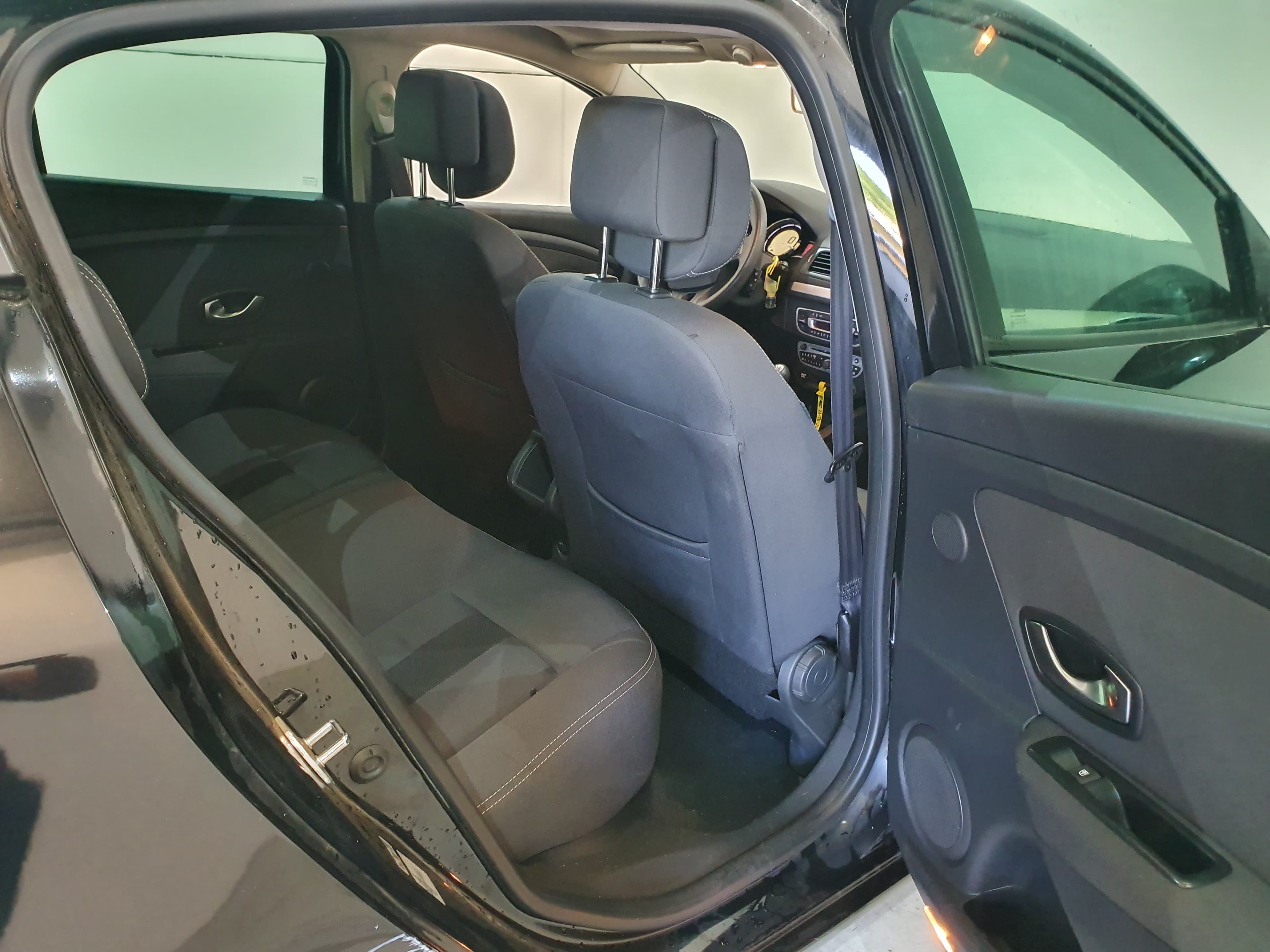 Renault Mégane 1.5DCI · Ano 2011 — imagen 23