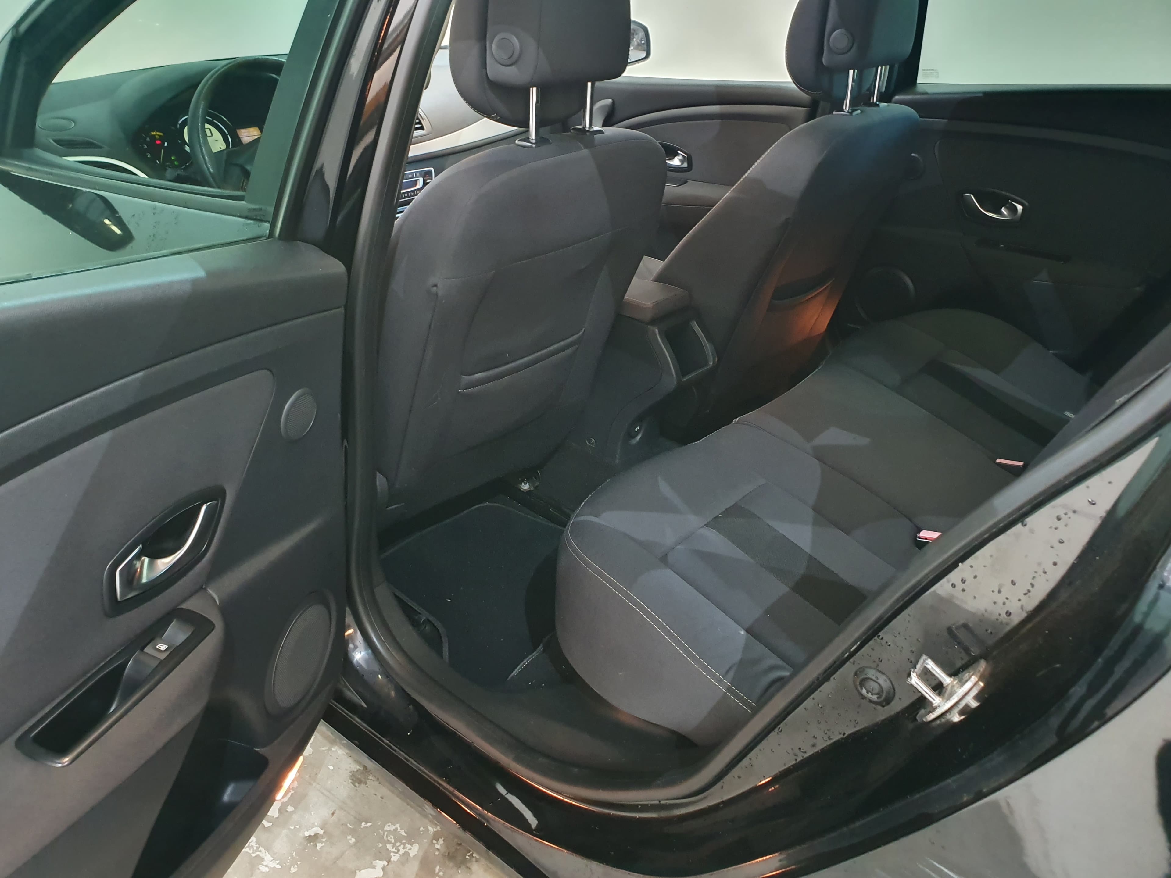 Renault Mégane 1.5DCI · Ano 2011 — imagen 31