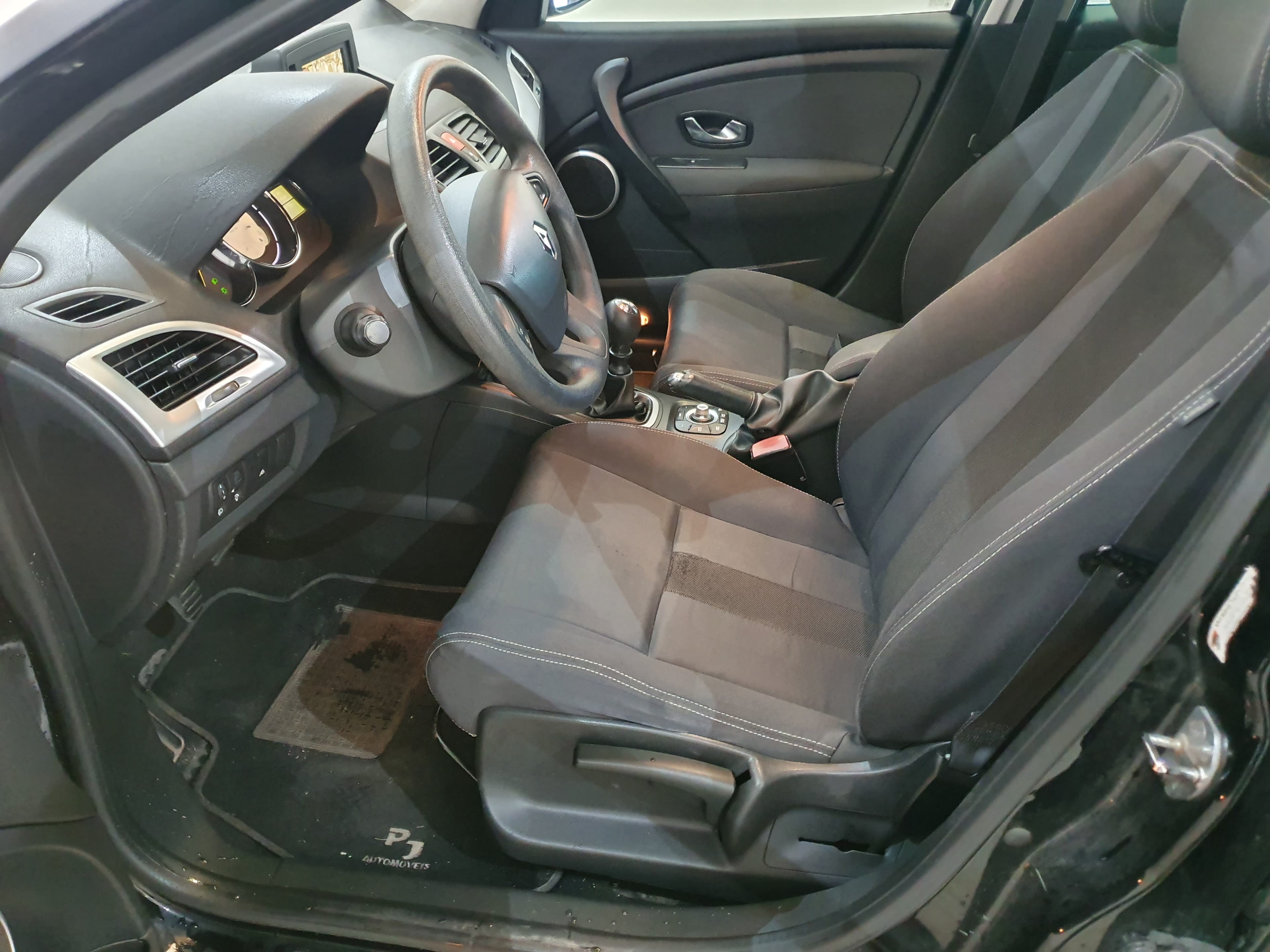 Renault Mégane 1.5DCI · Ano 2011 — imagen 22