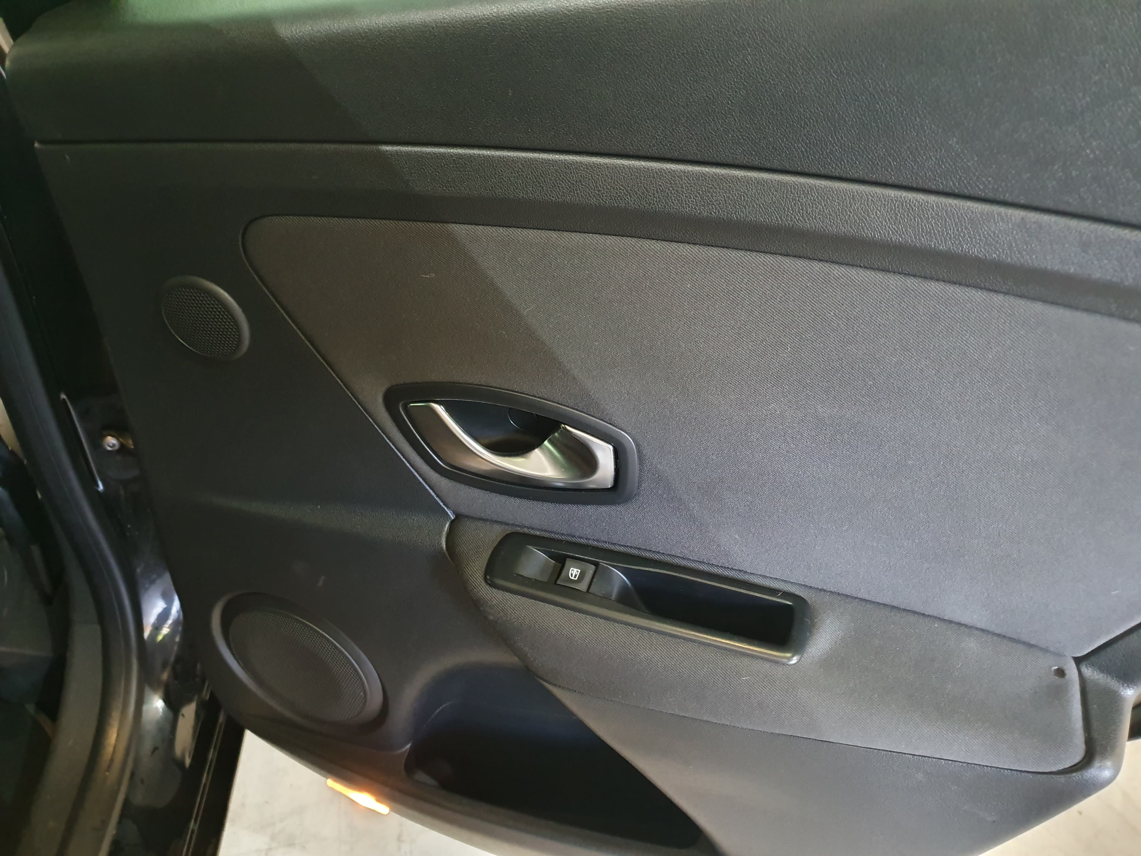 Renault Mégane 1.5DCI · Ano 2011 — imagen 24