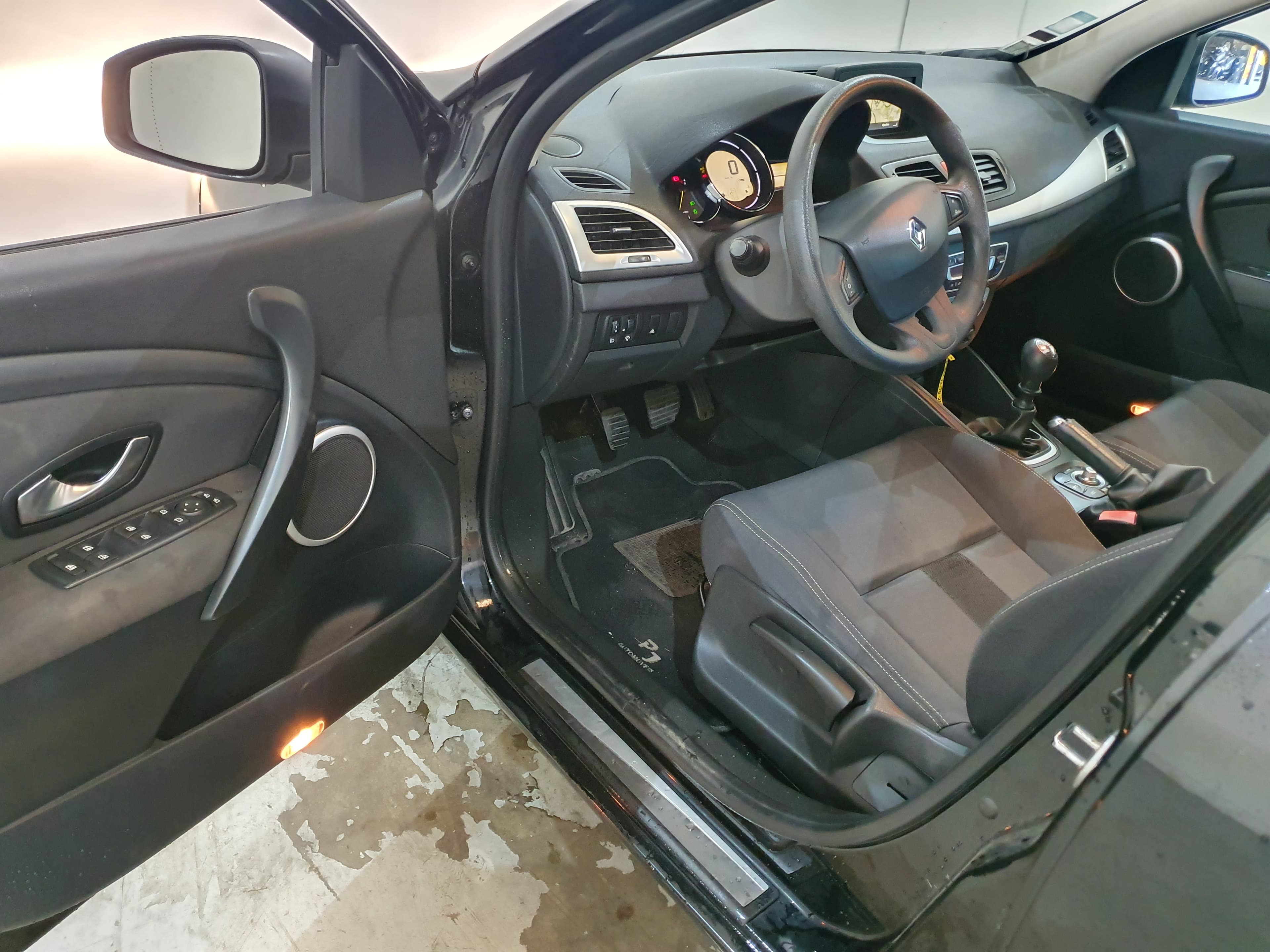 Renault Mégane 1.5DCI · Ano 2011 — imagen 20