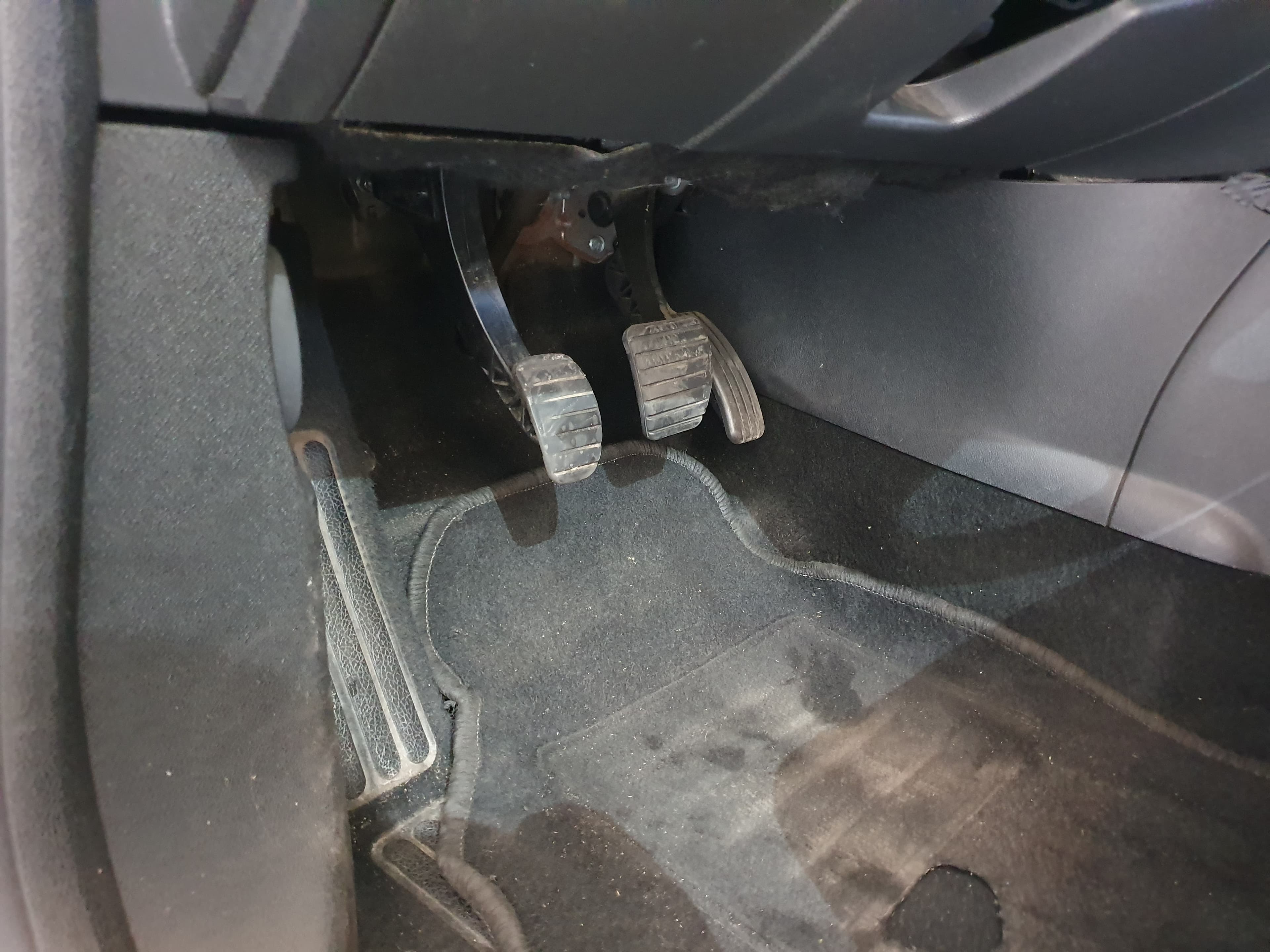 Renault Mégane 1.5 DCI · Ano 2015 — image 32