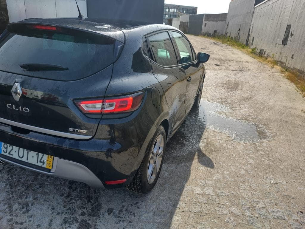 Renault Clio · Ano 2018  92-UT-14 — imagen 4