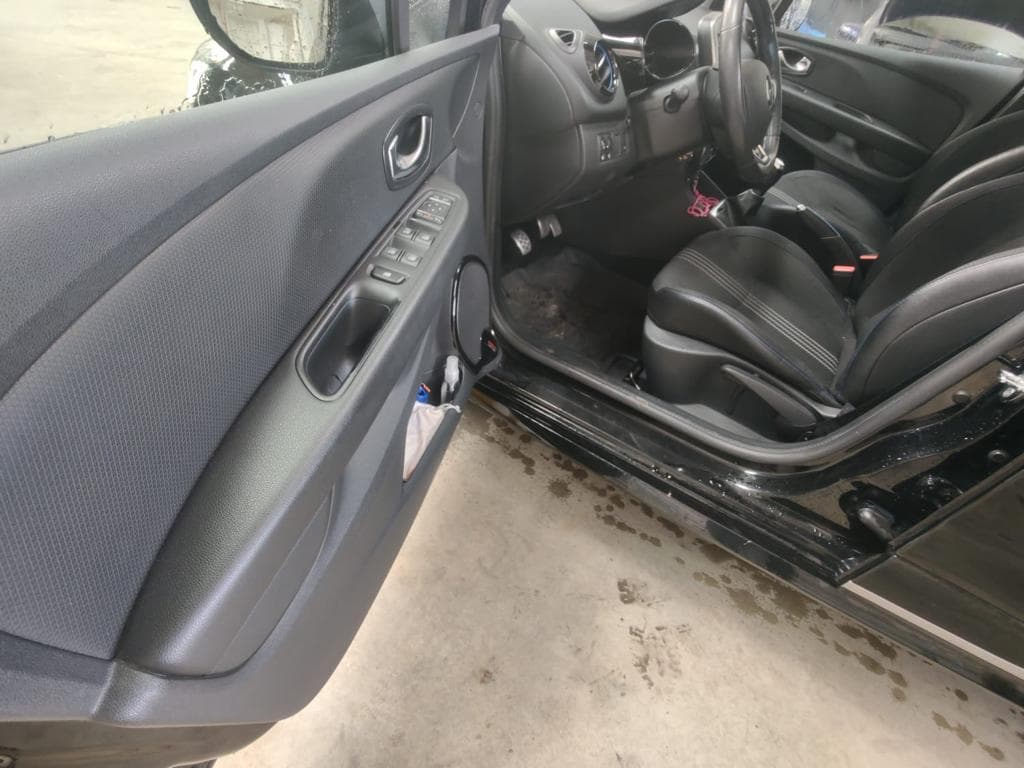 Renault Clio · Ano 2018  92-UT-14 — imagen 6