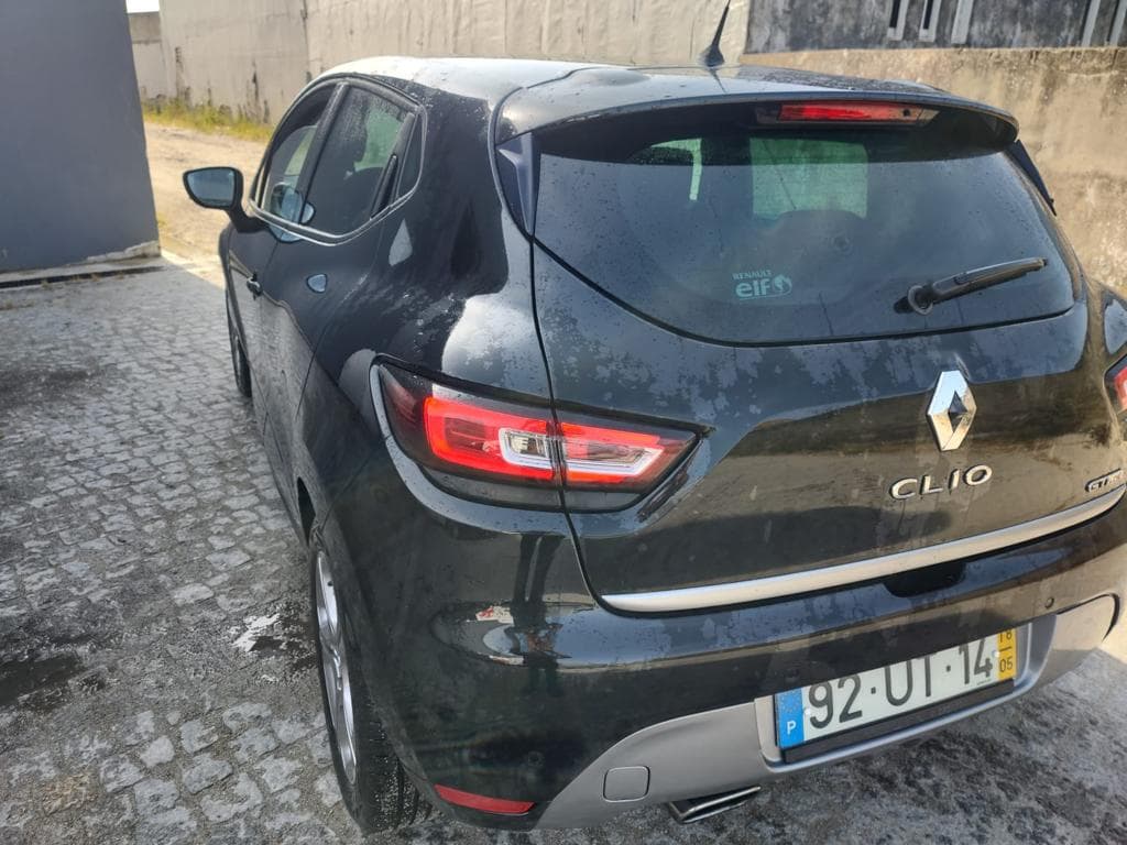 Renault Clio · Ano 2018  92-UT-14 — imagen 2