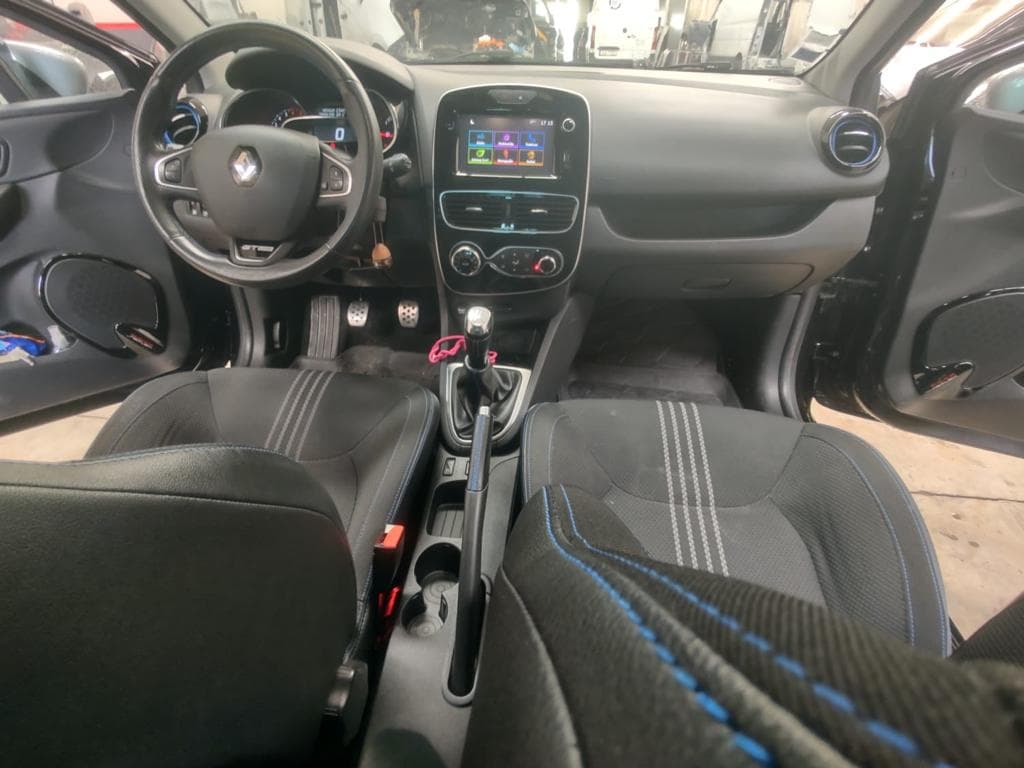 Renault Clio · Ano 2018  92-UT-14 — imagen 11