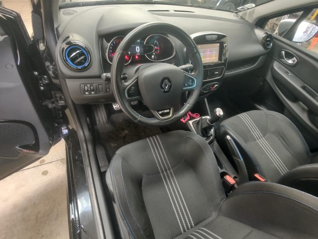 Renault Clio · Ano 2018  92-UT-14 — imagen 13